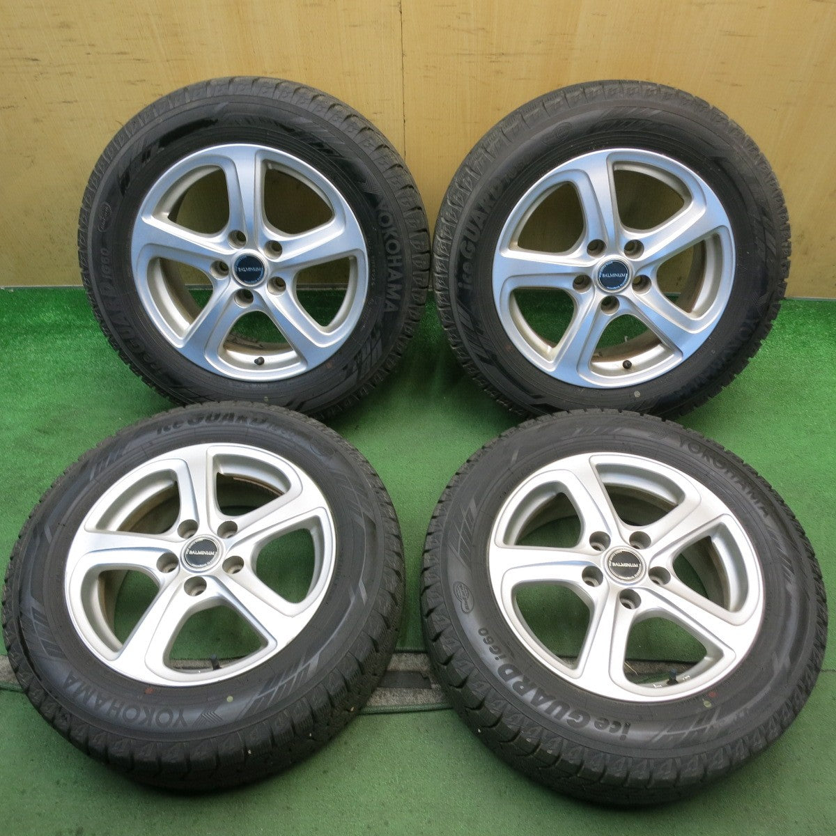 バリ溝！24年！9.5分◎スタッドレス 215/60R16 ヨコハマ アイスガード iG60 BALMINUM ZR5 バルミナ 16インチ PCD114.3/5H◎6090302HAス