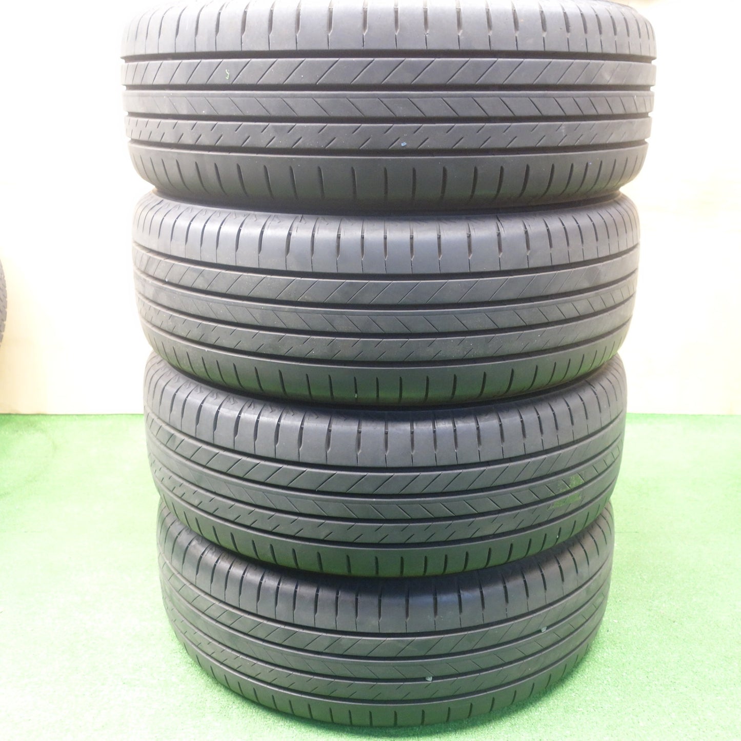 バリ溝！25年！9.5分★215/60R17 ブリヂストン アレンザ 001 ALENZA タイヤ 17インチ カローラクロス C-HR ハイエース アルファード エルグランド 等★6011703KTノタ