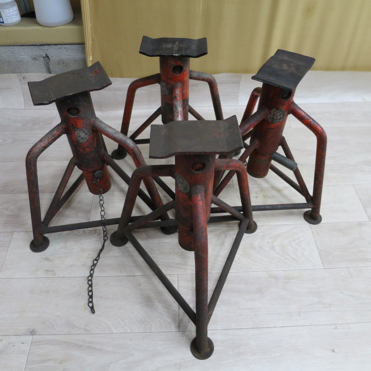 [送料無料] 4点まとめ売り◆馬 ジャッキ ウマ うま ジャッキ  メーカー 型式 不明 工具 ジャッキスタンド 自動車整備 車検 タイヤ交換 等に 現状品◆