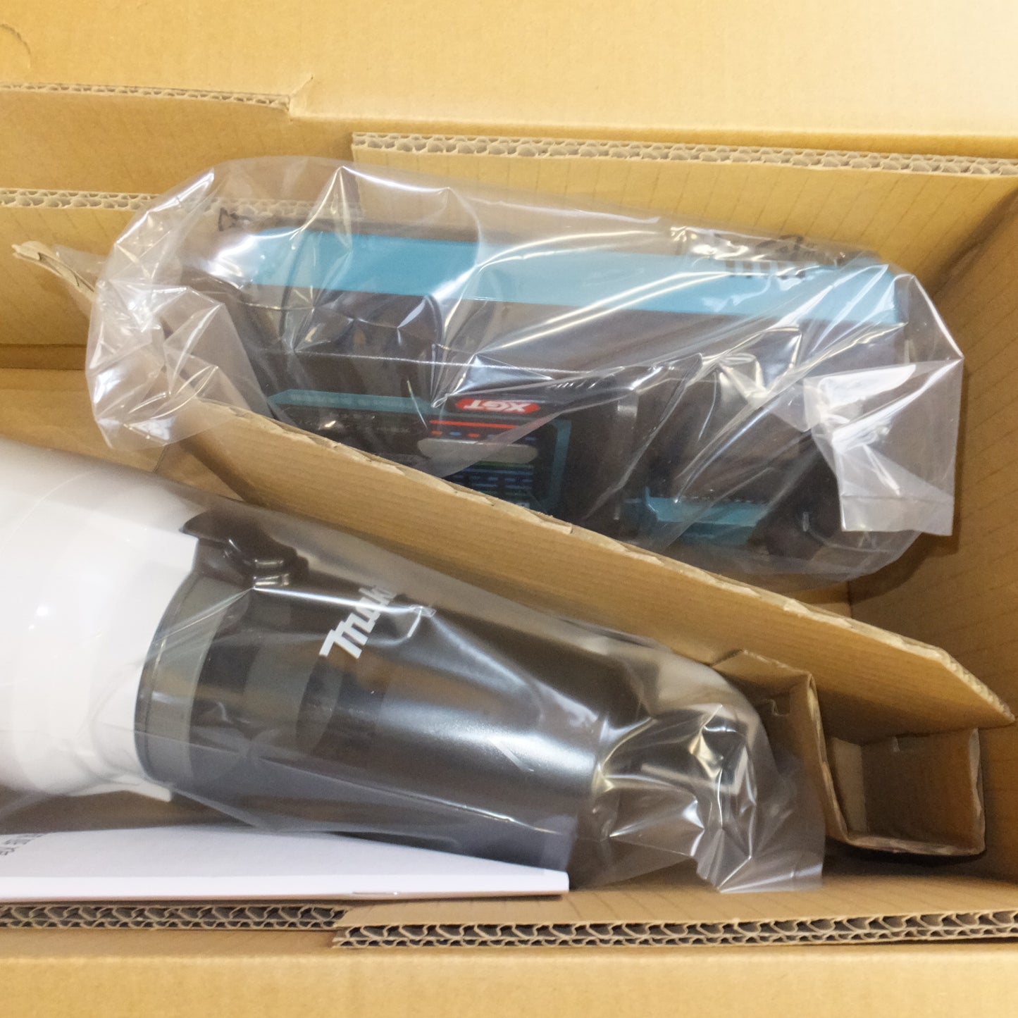 ●複数在庫有●[送料無料] 未使用★マキタ makita 充電式クリーナ CL003GRDW 白 40Vmax サイクロン一体式 ワンタッチスイッチ★