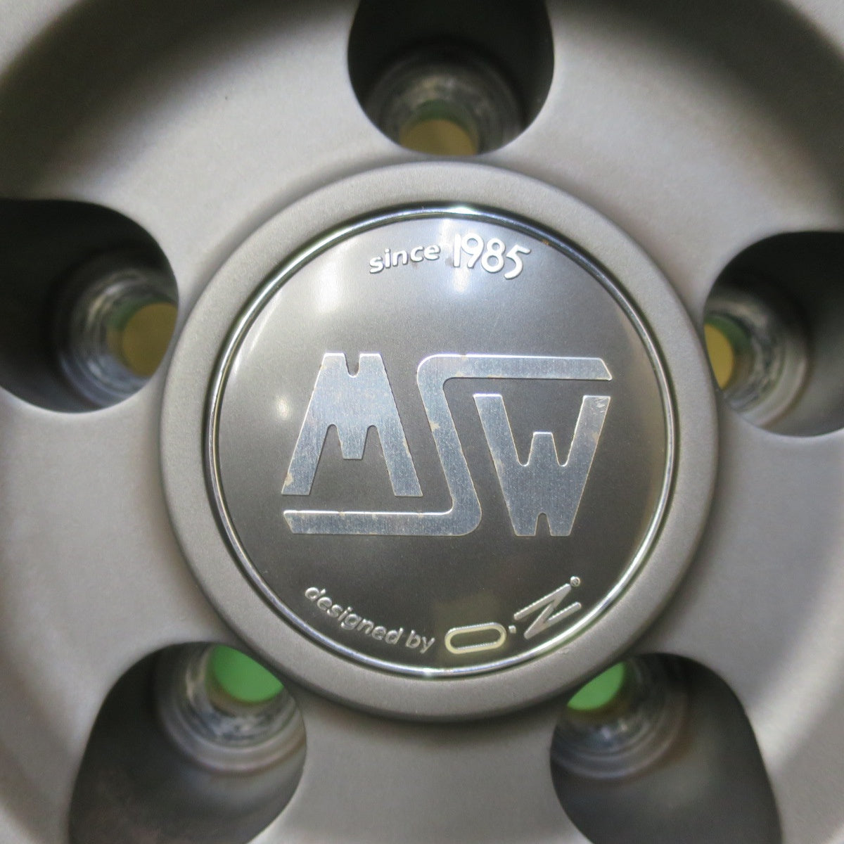 バリ溝！キレイ！9分◎BMW 等 MSW 85 O・Z 205/55R16 スタッドレス ピレリ アイスアシンメトリコ プラス 16インチ PCD120/5H◎6062705イス