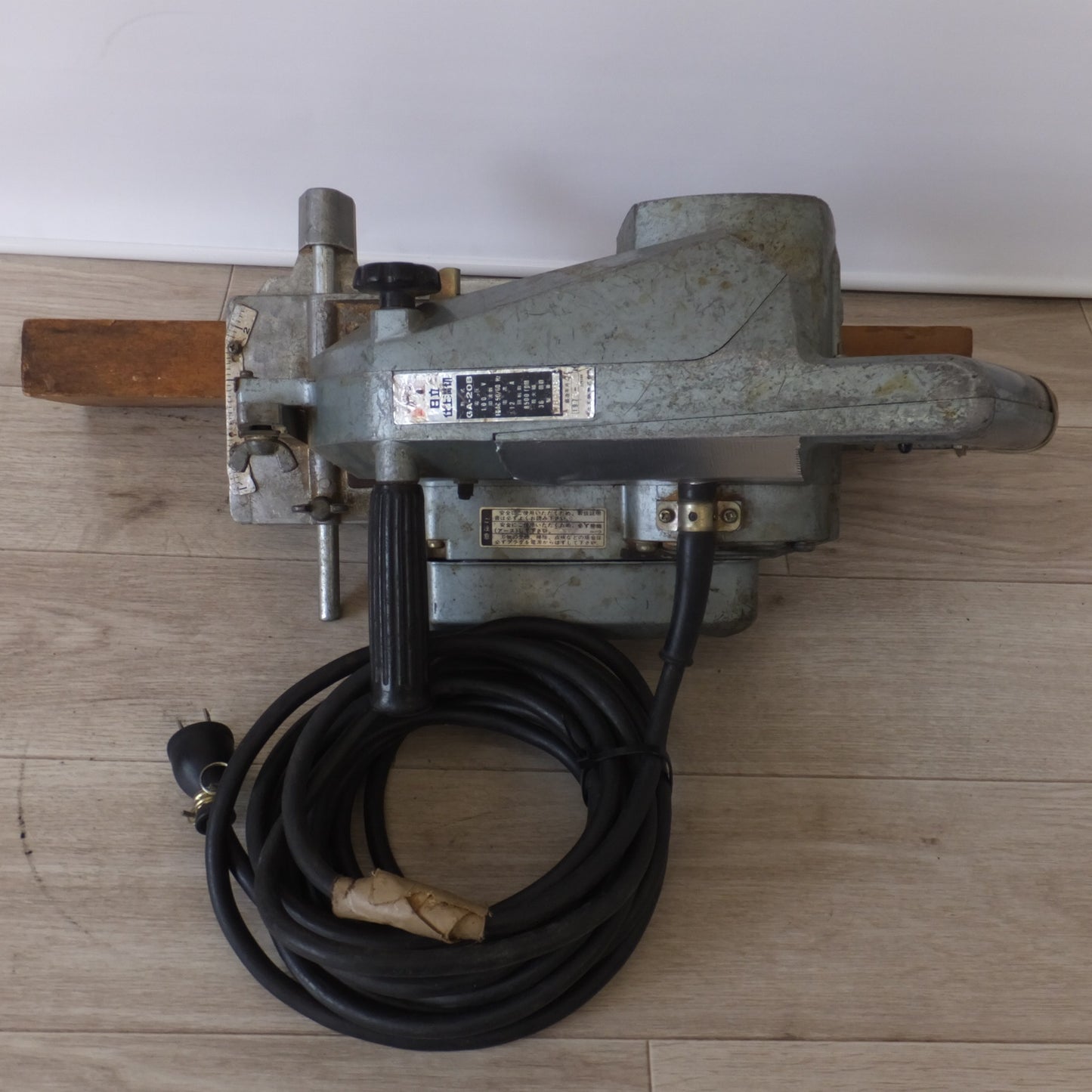 [送料無料] ★日立 HITACHI 仕上溝切 GA-20B　最大幅 36mm　100V 50/60Hz 12A 8500rpm★