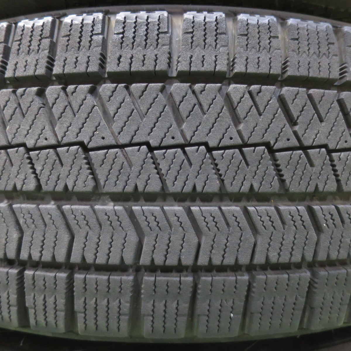 [送料無料] キレイ！20年★スタッドレス 195/65R16 ブリヂストン ブリザック VRX2 BALMINUM バルミナ 16インチ PCD100/4H★4111503イス