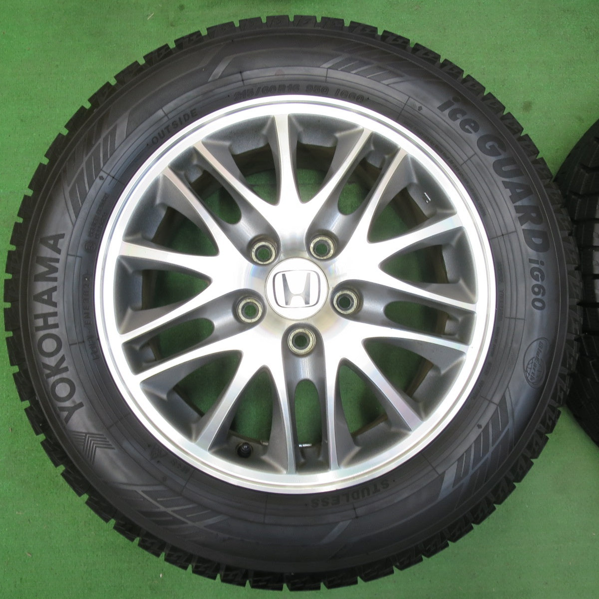 [送料無料] 超バリ溝！22年！キレイ！ほぼ10分★ホンダ オデッセイ 純正 215/60R16 スタッドレス ヨコハマ アイスガード iG60 16インチ PCD114.3/5H★4102103イス