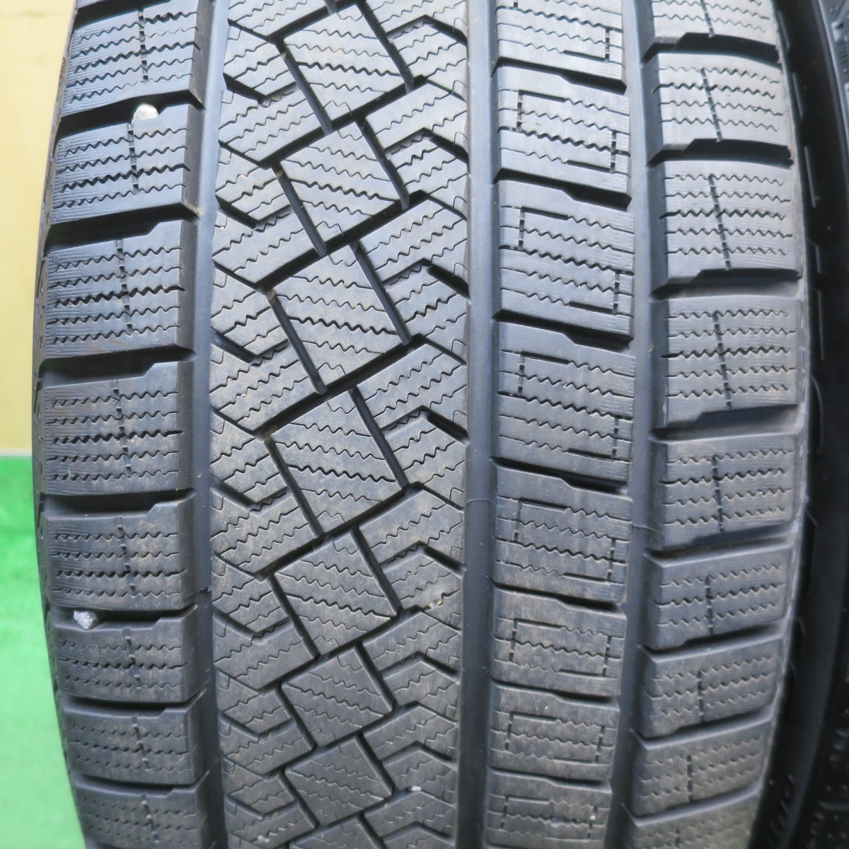 バリ溝！23年！9.5分★スタッドレス 225/50R18 ピレリ アイスゼロ アシンメトリコ SCHNEIDER シュナイダー 18インチ PCD114.3/5H★6051201NJス