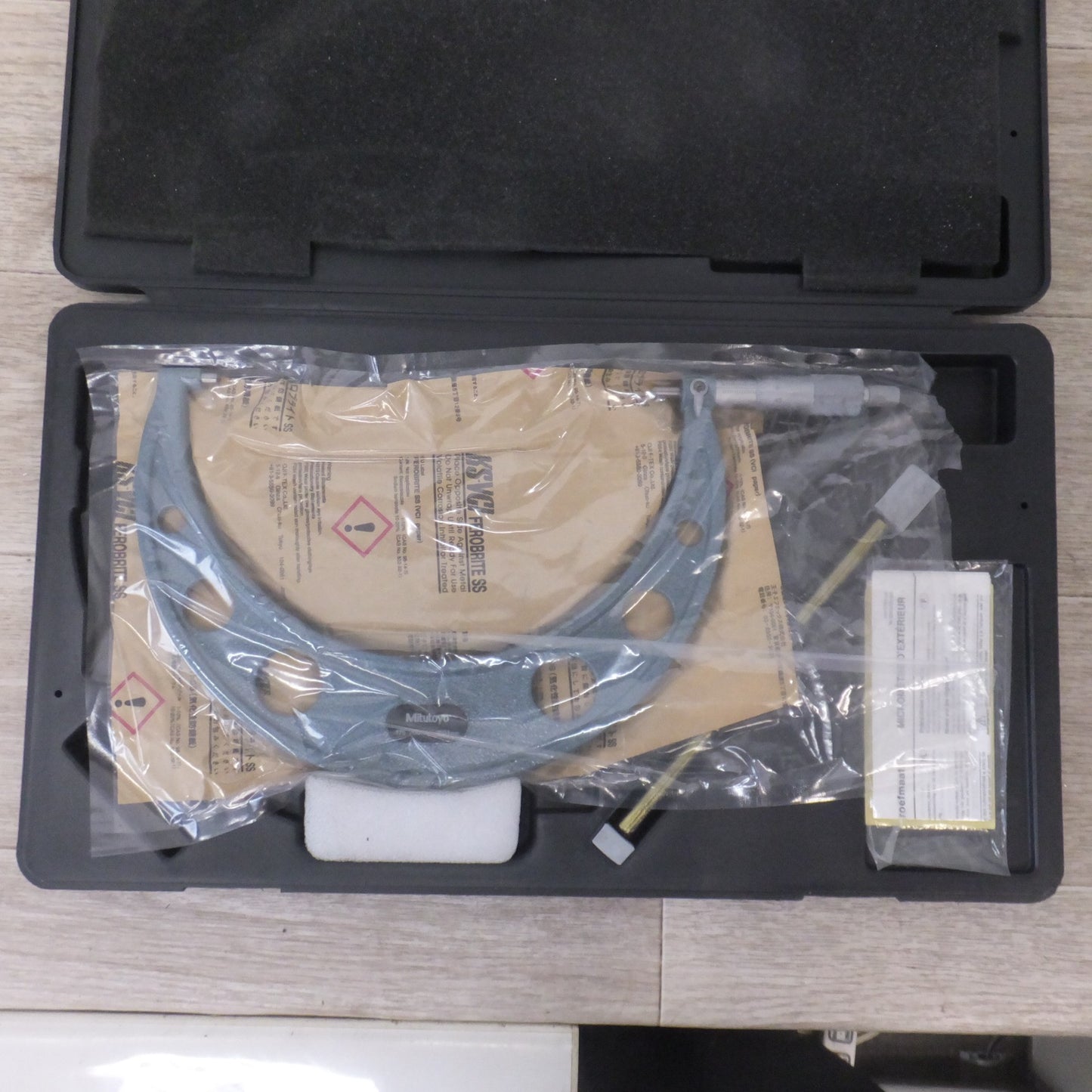 美品★ミツトヨ Mitutoyo 標準外側マイクロメータ OM 103-144 OM-200 175-200mm 0.01mm★ [送料無料]
