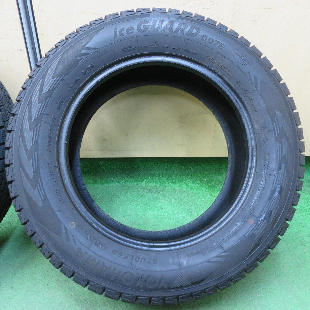 バリ溝！21年！9.5分★スタッドレス 235/65R17 ヨコハマ アイスガード G075 タイヤ 17インチ アウトランダー エクストレイル ボルボ等★5011002イスタ