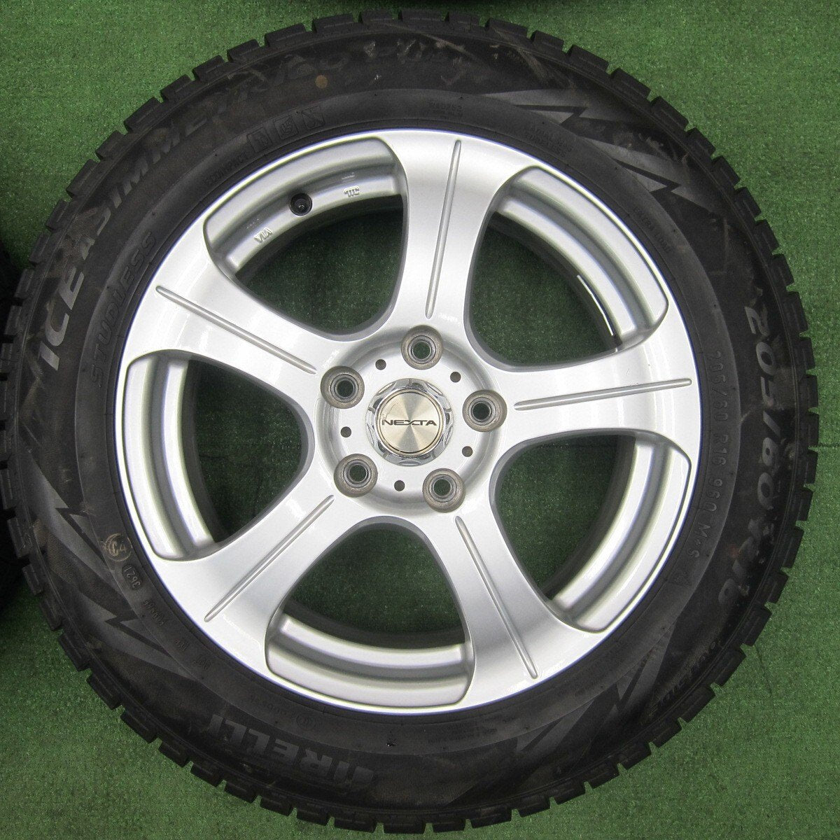 バリ溝！21年！キレイ！8.5分★スタッドレス 205/60R16 ピレリ アイスアシンメトリコ プラス NEXTA ネクスタ 16インチ PCD114.3/5H★4121411TNス