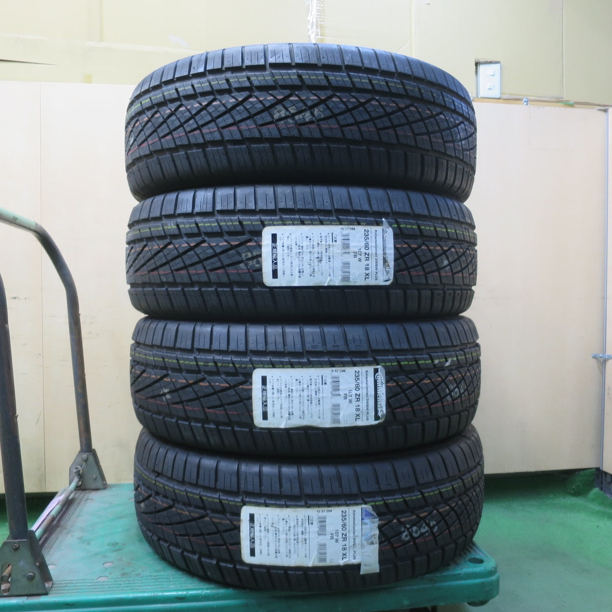 未使用！22年★235/60R18 コンチネンタル エクストリームコンタクト DWS06 プラス EXTREME CONTACT タイヤ 18インチ レクサス RX NX CR-V CX-7 等★6032703イノタ