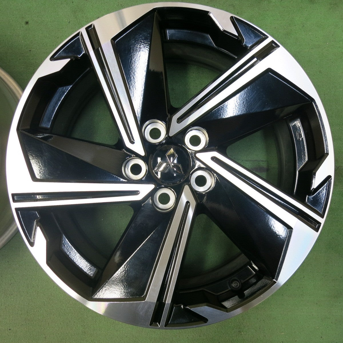 新車外し☆三菱 エクリプス クロス PHEV 純正 ENKEI ホイール 18インチ