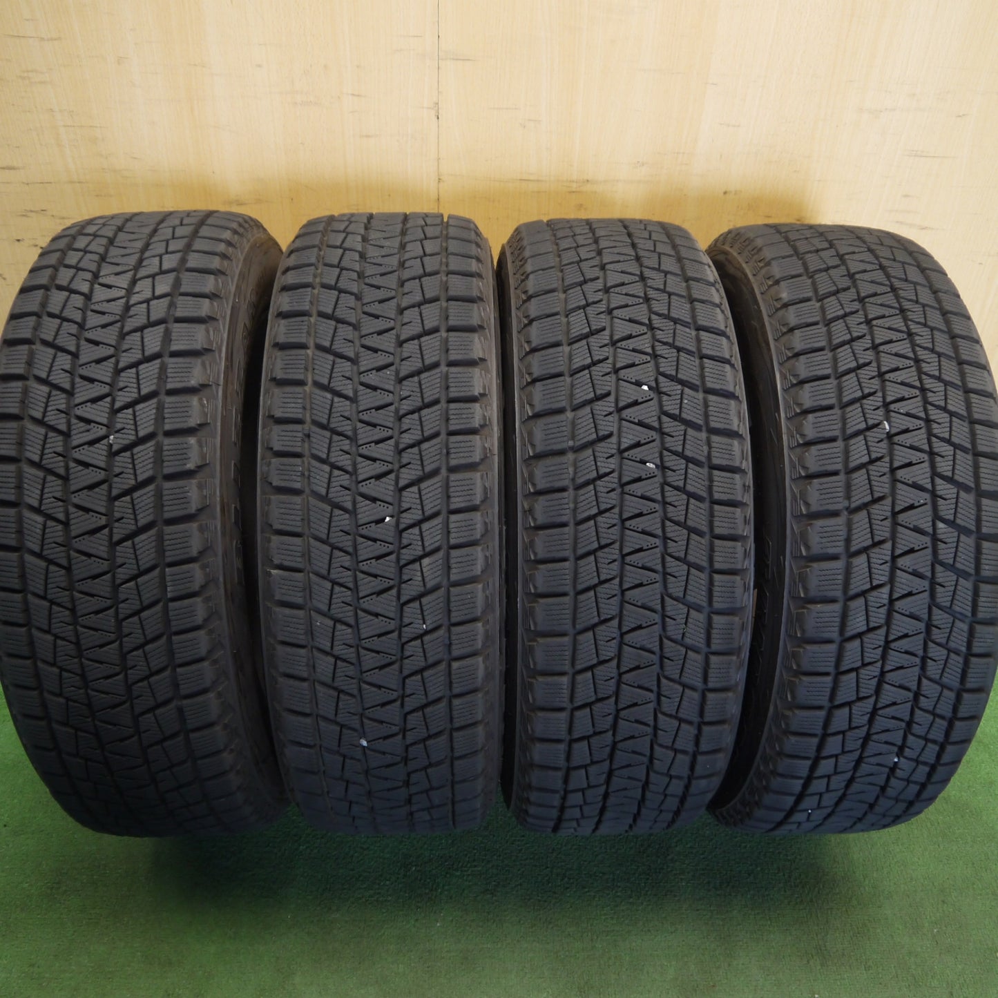 バリ溝！キレイ！9分◎スタッドレス 215/60R17 ブリヂストン ブリザック DM-V1 SPLENDOR スプレンダー 17インチ PCD114.3/5H◎6062307Hス