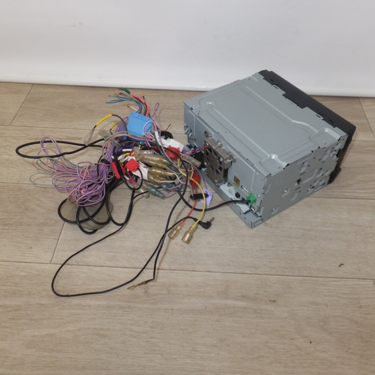 [送料無料] ★カロッツェリア carrozzeria AV一体型メモリーナビゲーション 楽ナビ AVIC-RZ112[31]★