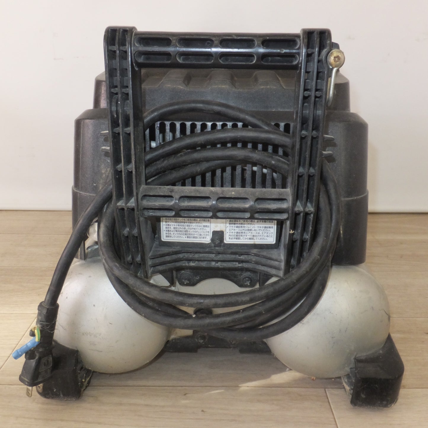 [送料無料] ★マキタ makita エアコンプレッサ AC461XL　11L 1200h 高耐久 Handicon　AC100V 50/60Hz 1300W★