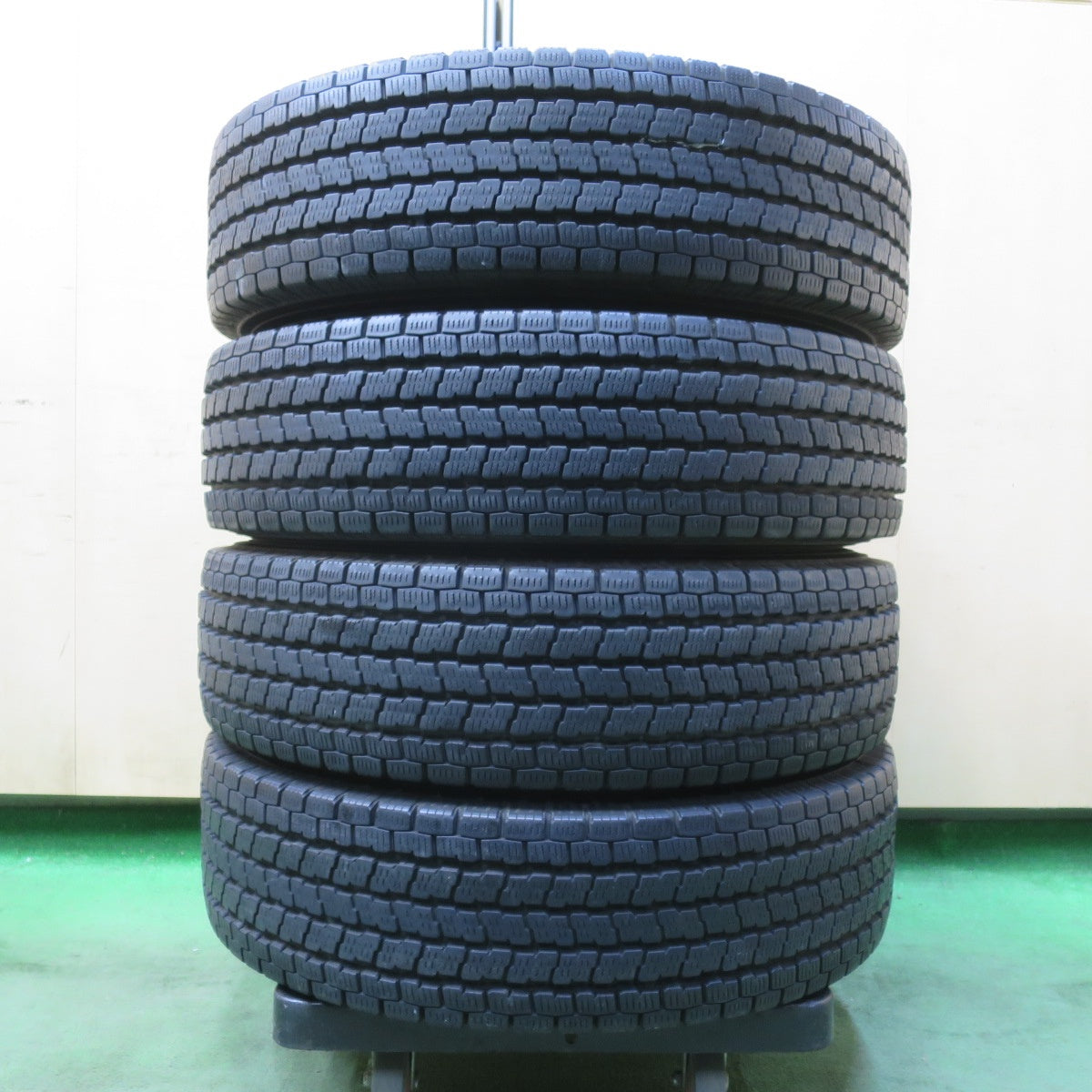 バリ溝！22年！9分★スタッドレス 195/80R15 107/105L ヨコハマ アイスガード iG91 タイヤ 15インチ ハイエース キャラバン 等★6010706イスタ