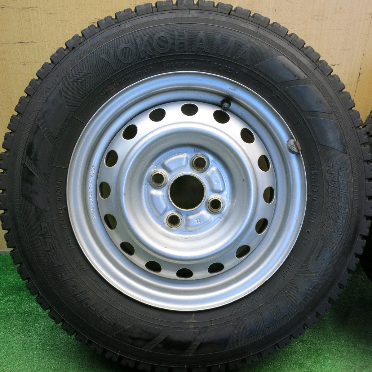 バリ溝！キレイ！9.5分◎スタッドレス 165R13 6PR ヨコハマ SY01 スチール ホイール 13インチ PCD100/4H◎6073001HAス