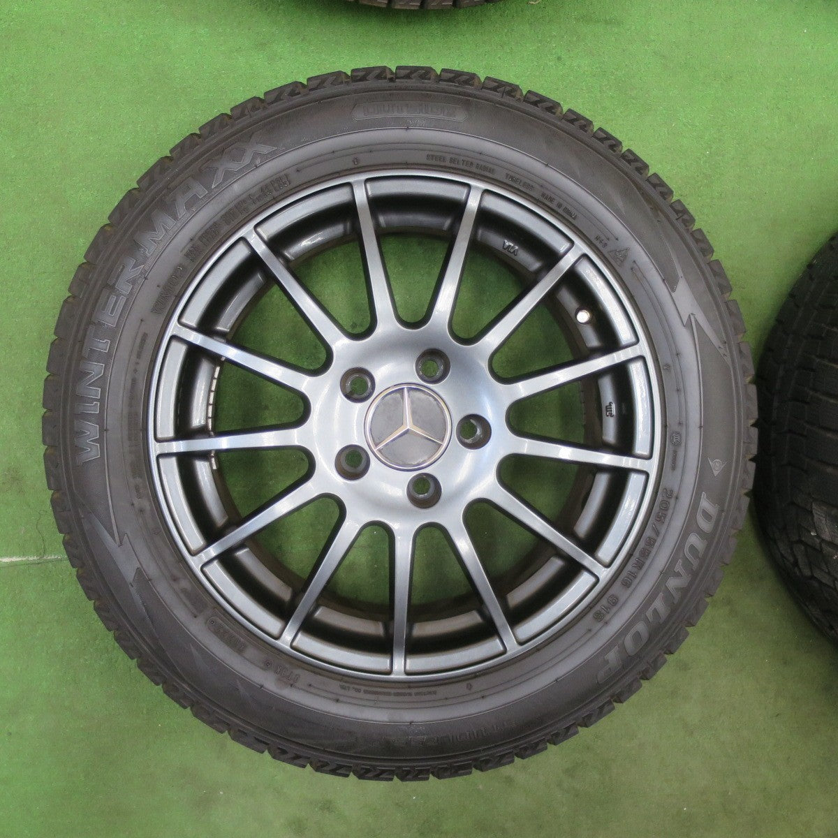 バリ溝！22年！キレイ！9.5分以上★ベンツ 等 IRVINE F01 205/55R16 スタッドレス ダンロップ ウインターマックス WM02 アーヴィン 16インチ PCD112/5H★6022302TTス