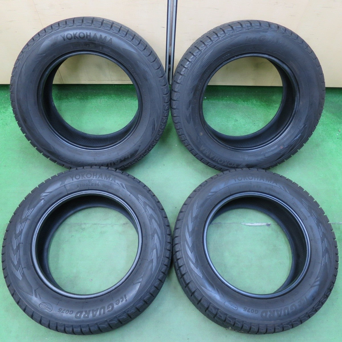 バリ溝！21年！9.5分★スタッドレス 235/65R17 ヨコハマ アイスガード G075 タイヤ 17インチ アウトランダー エクストレイル ボルボ等★5011002イスタ