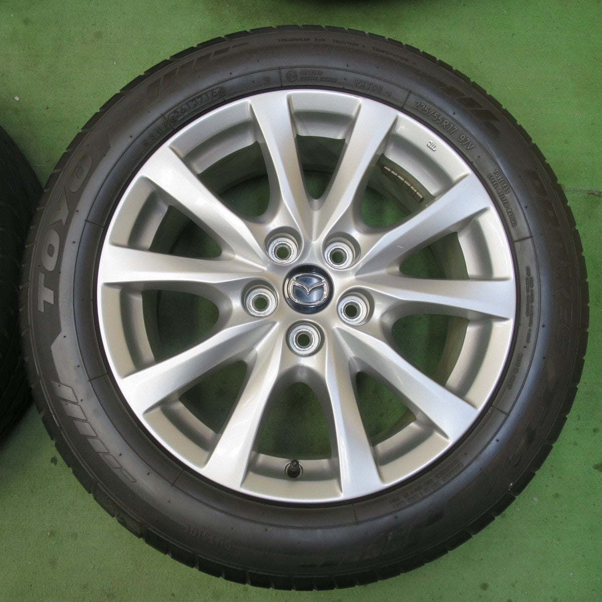 バリ溝！キレイ！9.5分★マツダ アテンザ 純正 225/55R17 トーヨー プロクセス T1 Sport 17インチ PCD114.3/5H★6022601イノ