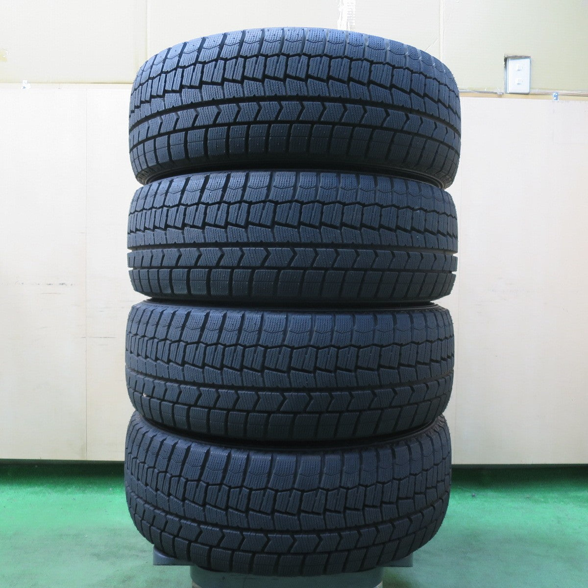 タイヤほぼ未使用！22年★スタッドレス 225/50R17 ダンロップ ウインターマックス WM02 REVERLINE リバーライン 17インチ PCD114.3/5H★5042804イス