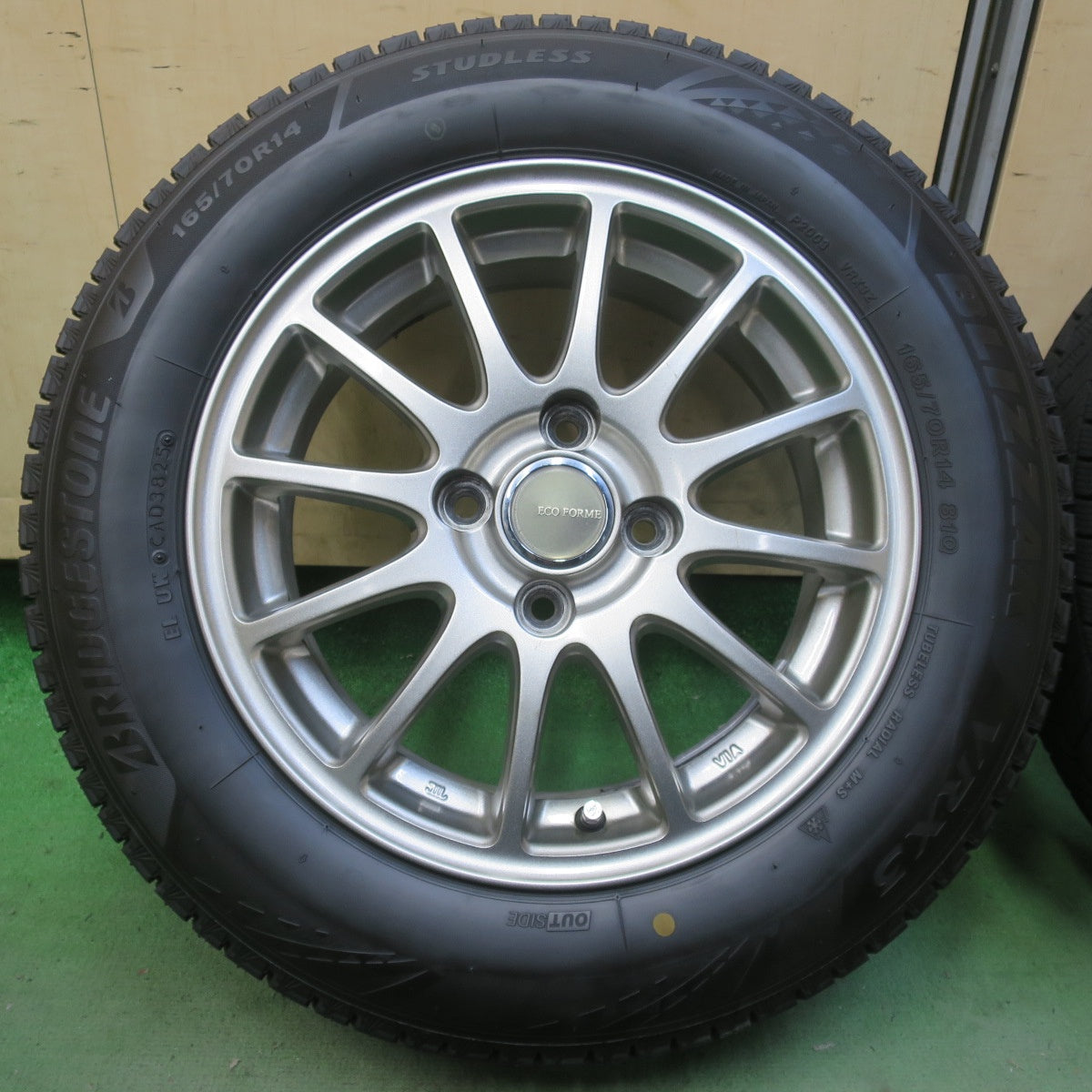 バリ溝！25年！キレイ！ほぼ10分◎スタッドレス 165/70R14 ブリヂストン ブリザック VRX3 ECO FORME エコフォルム 14インチ PCD100/4H◎6092404イス