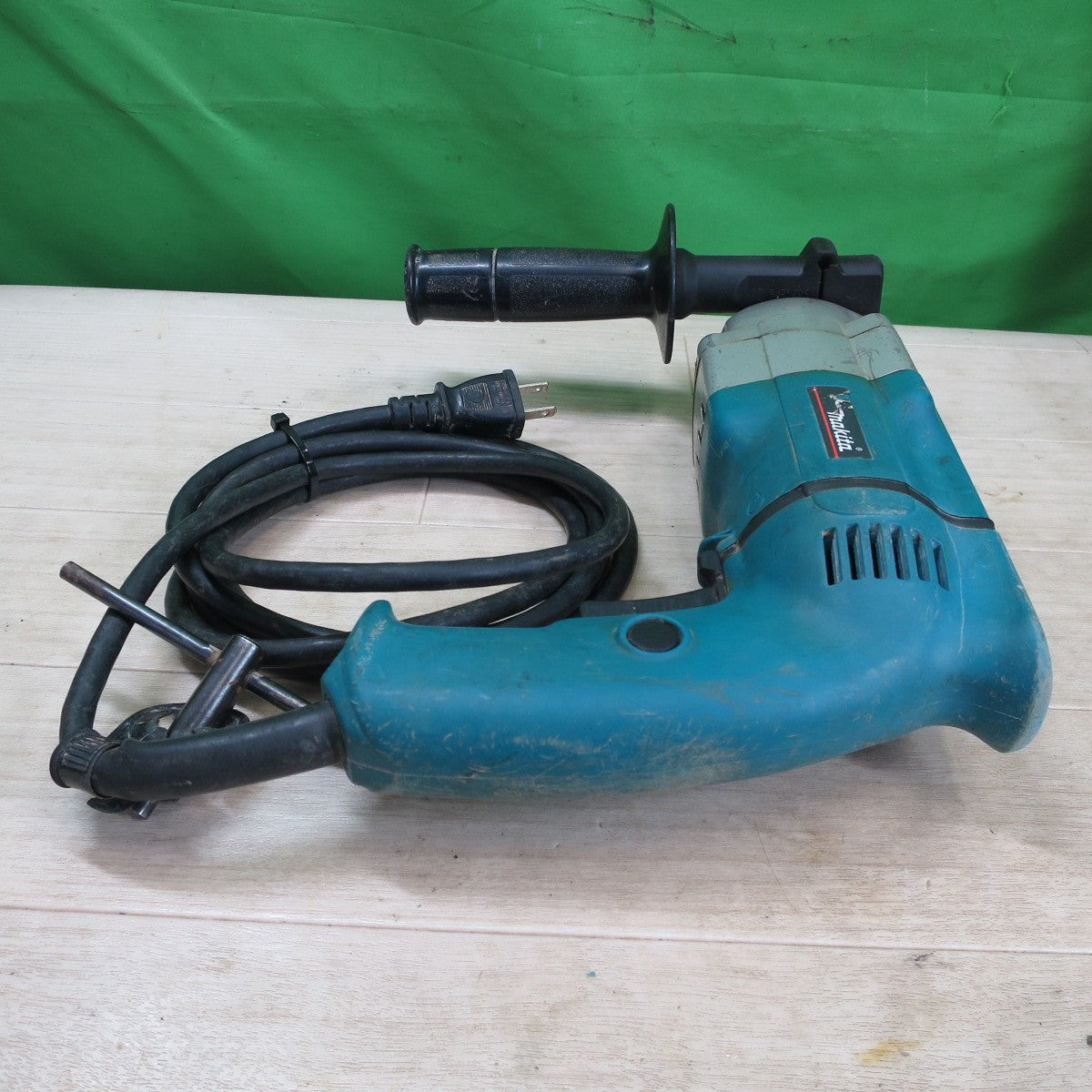☆マキタ 20mm 2スピード 震動 ドリル HP2032 電動 工具 振動 ドリル コード式 100V makita☆