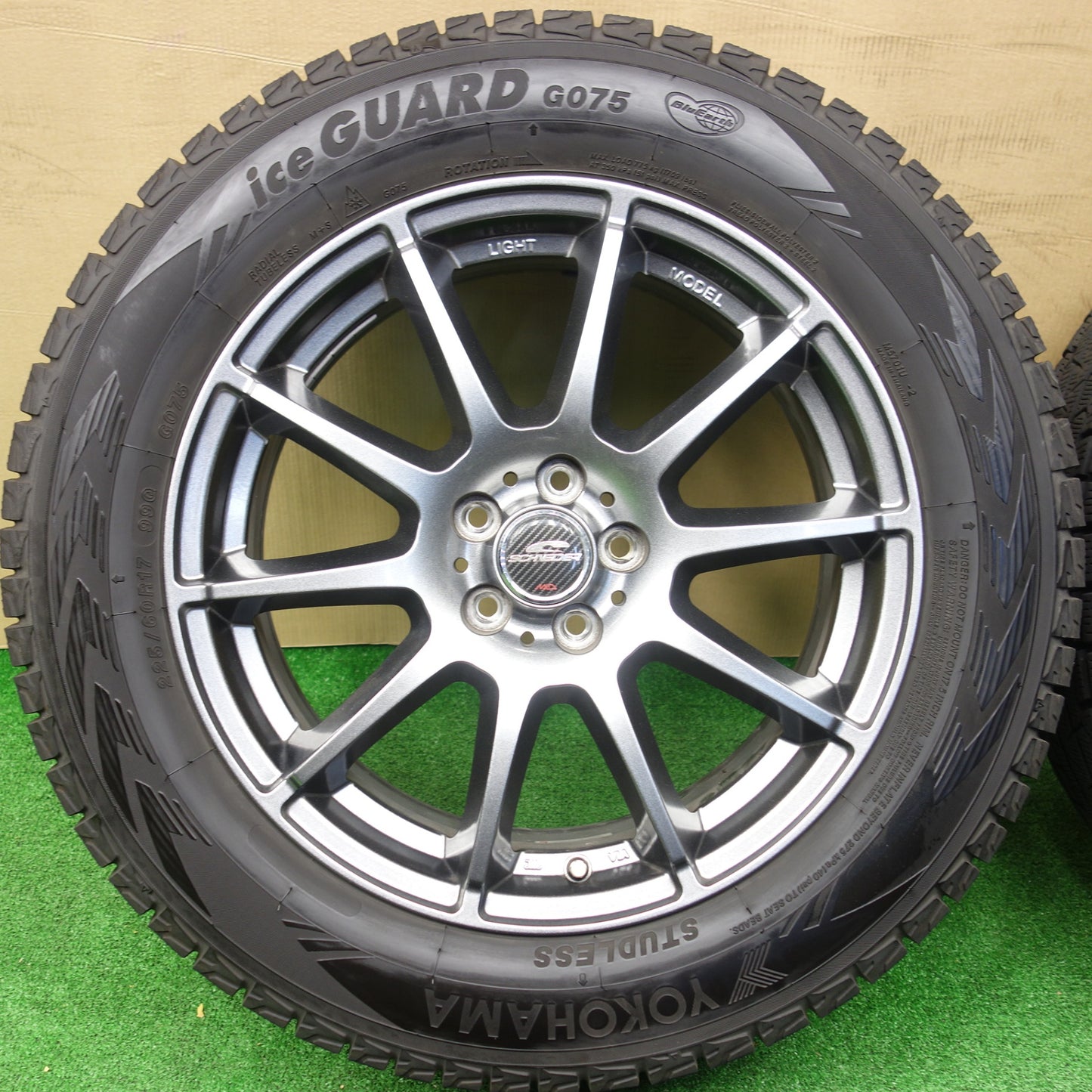 バリ溝！23年！キレイ！9.5分★フォレスター 等 225/60R17 スタッドレス ヨコハマ アイスガード G075 SCHNEIDER MiD シュナイダー 17インチ PCD100/5H★5120403KTス