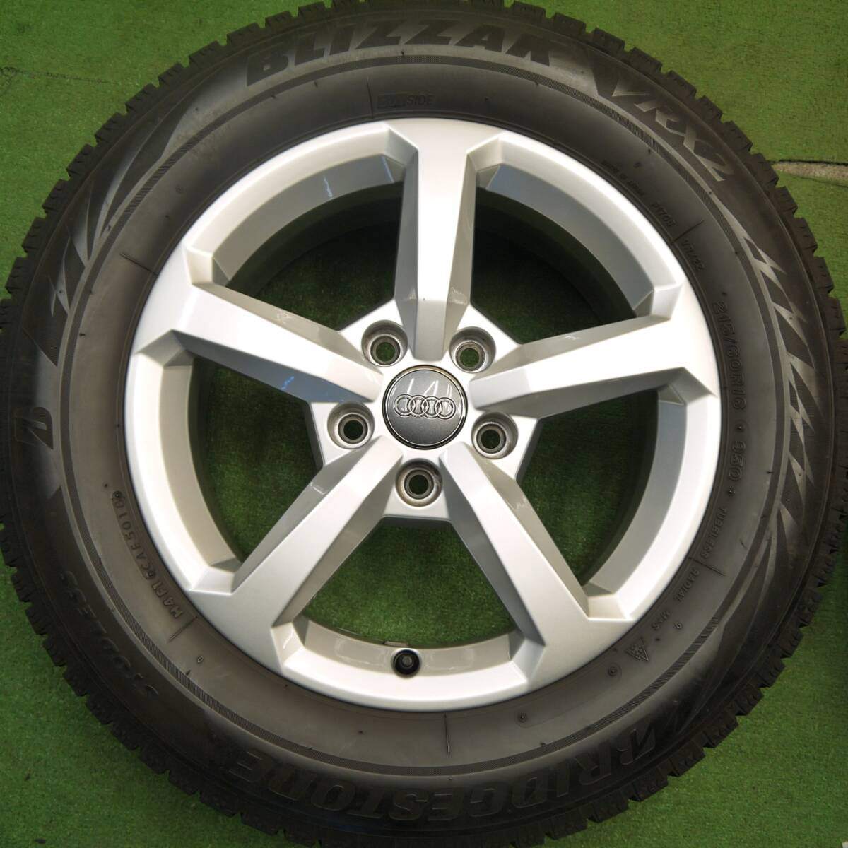 キレイ★アウディ Q2 純正 215/60R16 スタッドレス ブリヂストン ブリザック VRX2 16インチ PCD112/5H★5040405Hス
