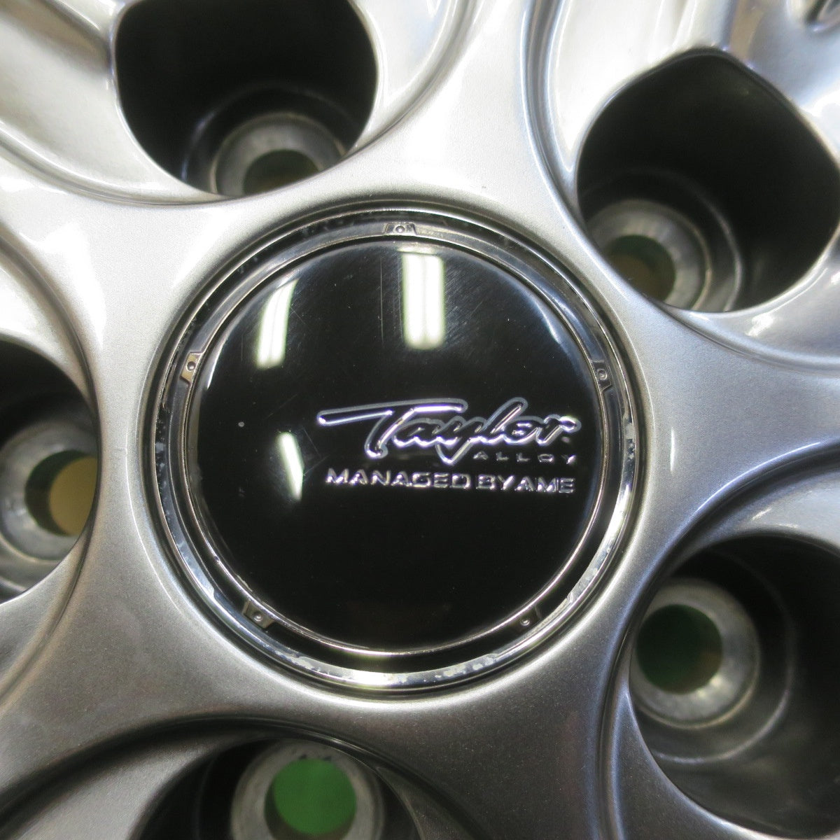 バリ溝！24年！キレイ！9.5分★スタッドレス 225/60R18 ヨコハマ アイスガード iG70 Taylor AME テイラー 18インチ PCD114.3/5H★6040606イス