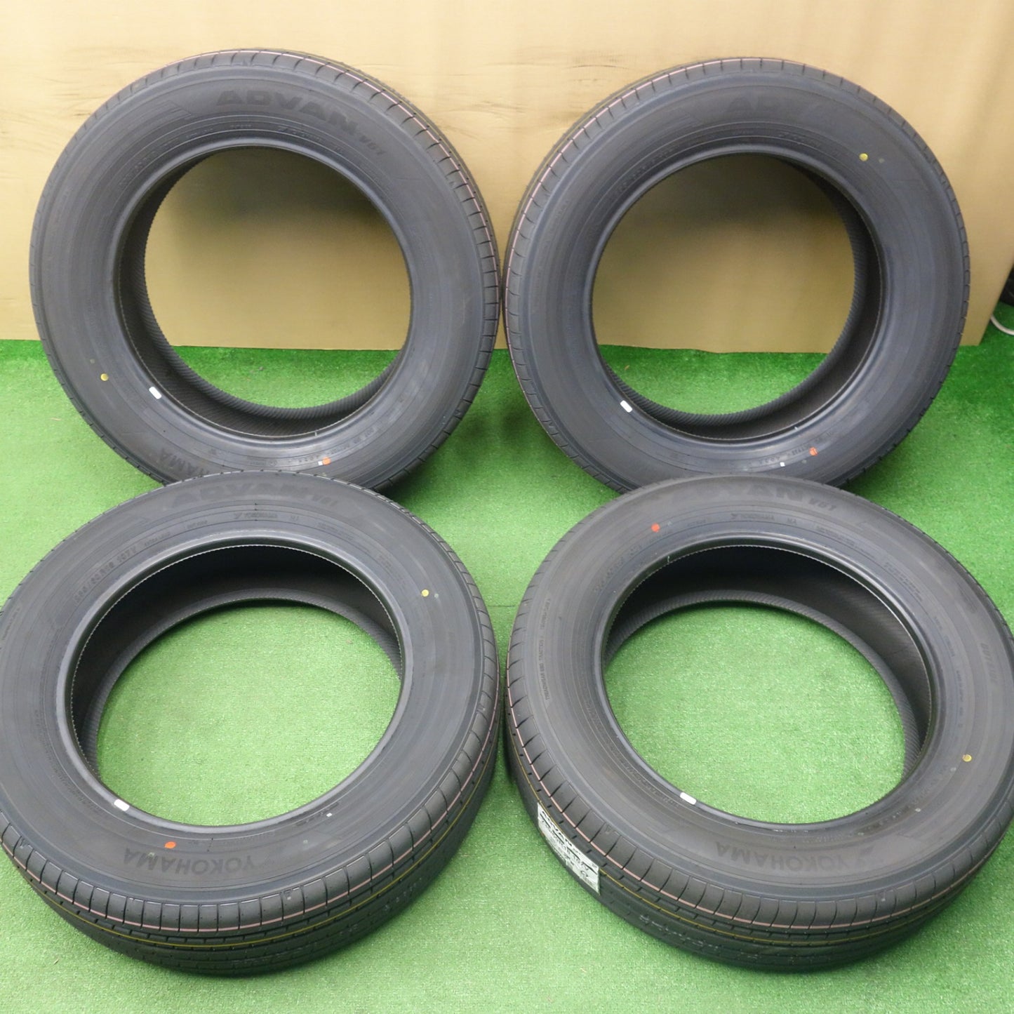 未使用！25年★235/60R18 ヨコハマ アドバン V61 タイヤ 18インチ レクサス NX RX ハリアー RAV4 CX-80 CX-60 等★6042205KTノタ