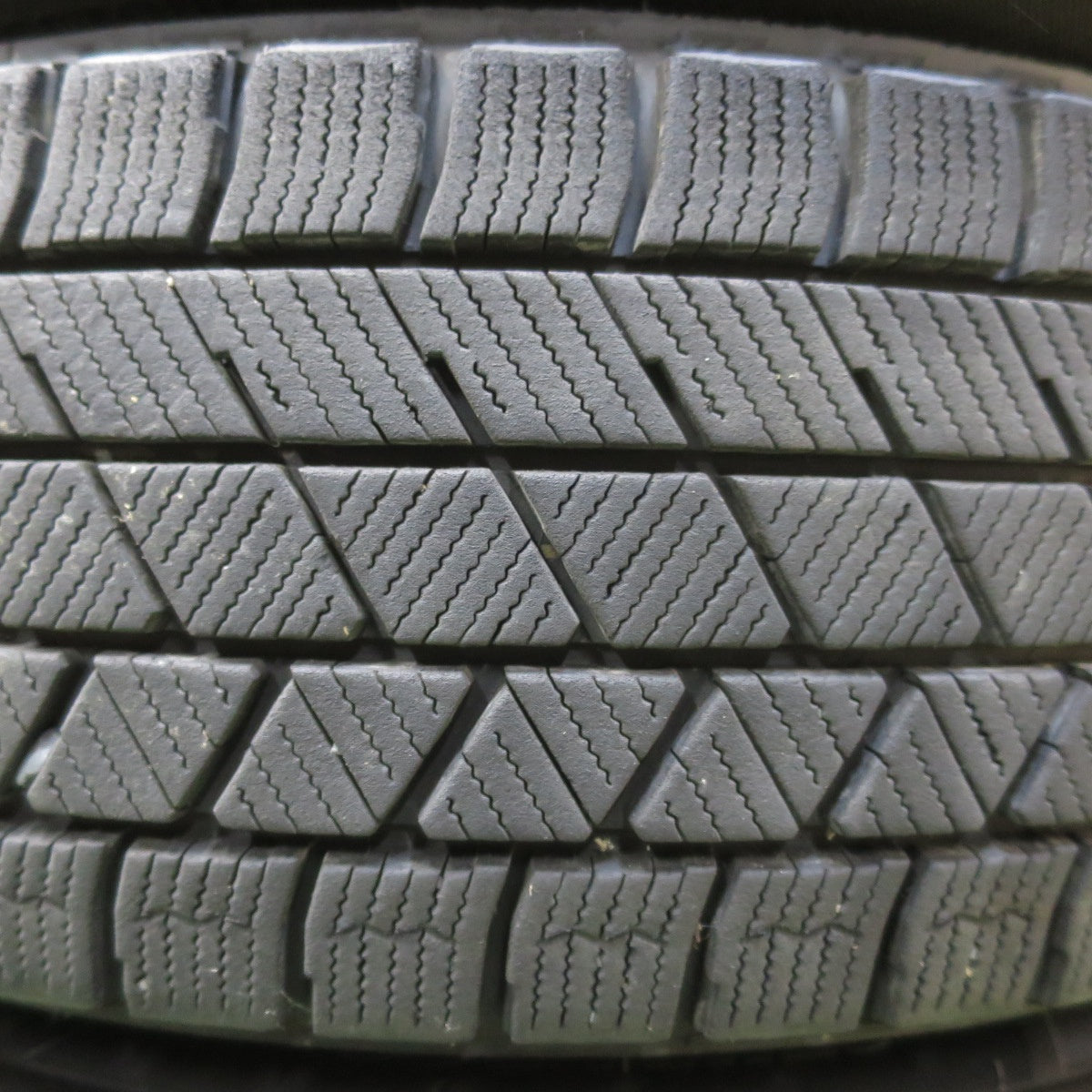 バリ溝！21年！キレイ！8.5分★スタッドレス 165/65R14 ブリヂストン ブリザック VRX3 Ti WHEELS 社外 アルミ 14インチ PCD100/4H★5112702イス