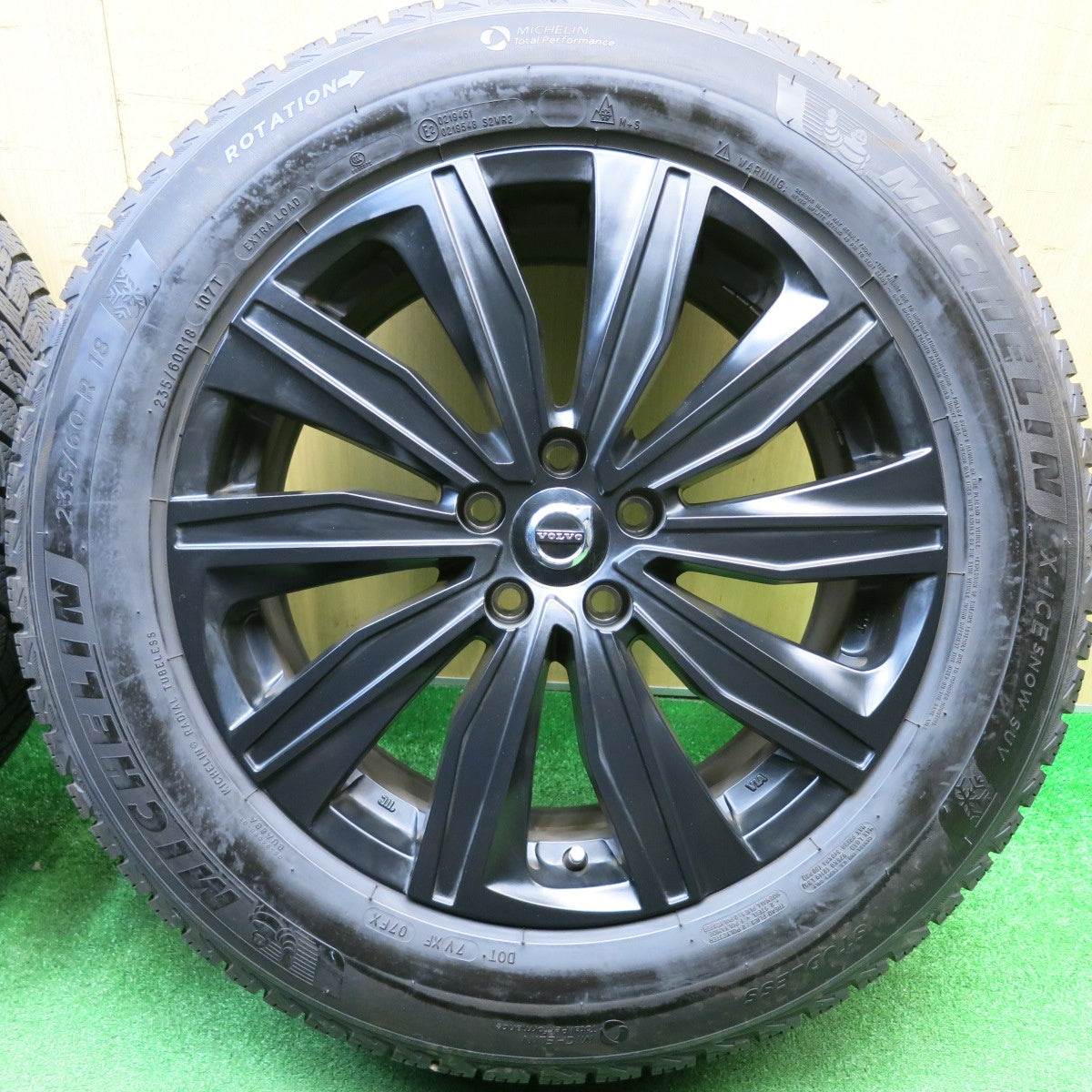バリ溝！22年！キレイ！9分★ボルボ 等 EURO ZWEI FK-10 235/60R18 スタッドレス ミシュラン X-ICE SNOW SUV ユーロ ツヴァイ 18インチ PCD108/5H★5121109HAス