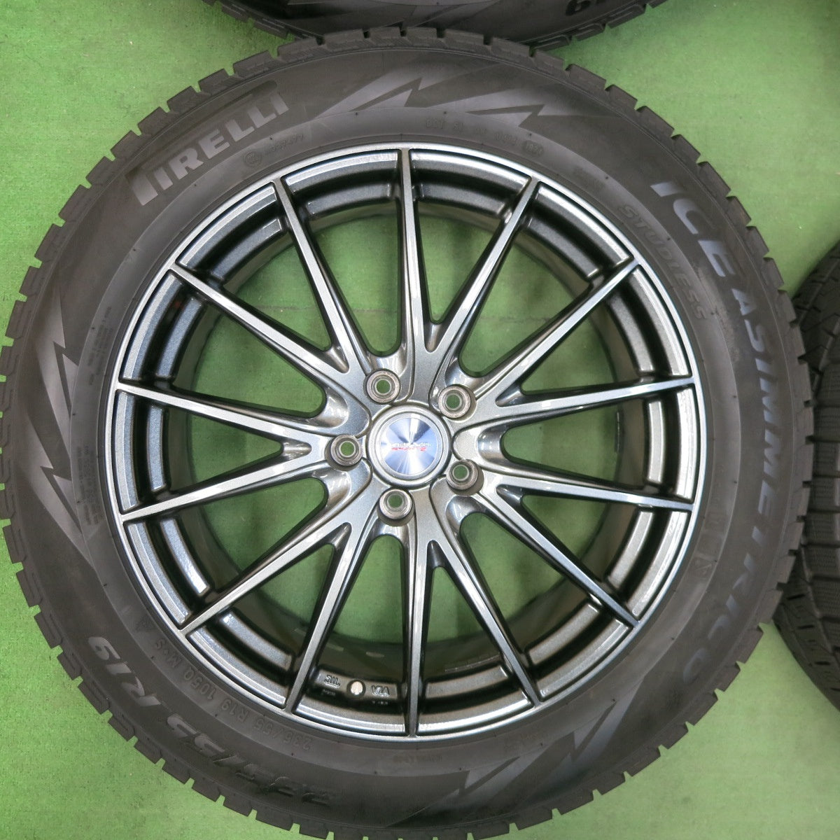 [送料無料] バリ溝！21年！キレイ！9.5分以上★スタッドレス 235/55R19 ピレリ アイスアシンメトリコ VELVA SPORTZ ヴェルヴァ 19インチ PCD114.3/5H★4122711SYス