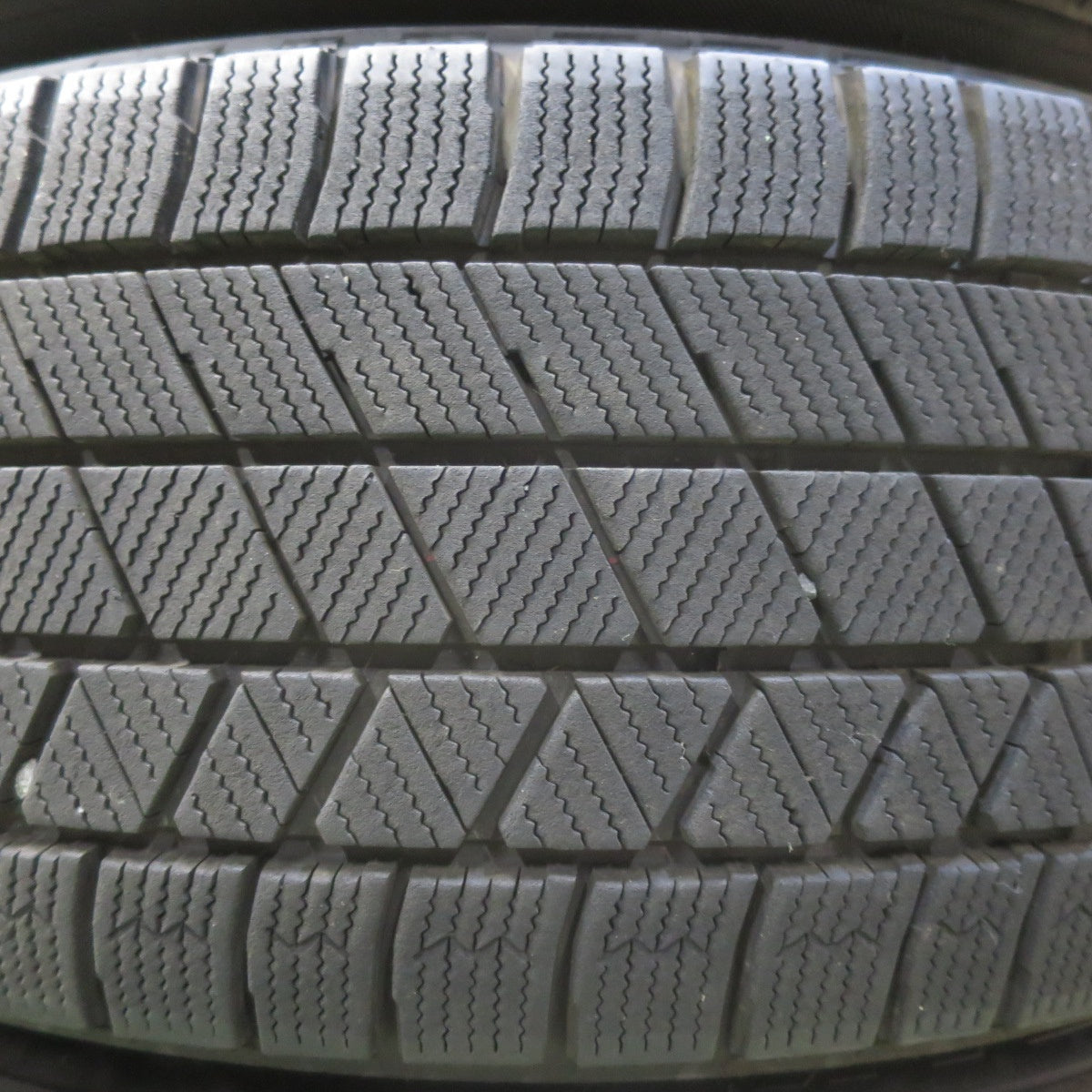 215/60R16 ブリヂストンVRX3 バリ溝 美品 2023年製 2本① 215/60R16 ブリヂストンVRX3 バリ溝 美品 2023年製 2本① - メルカリ