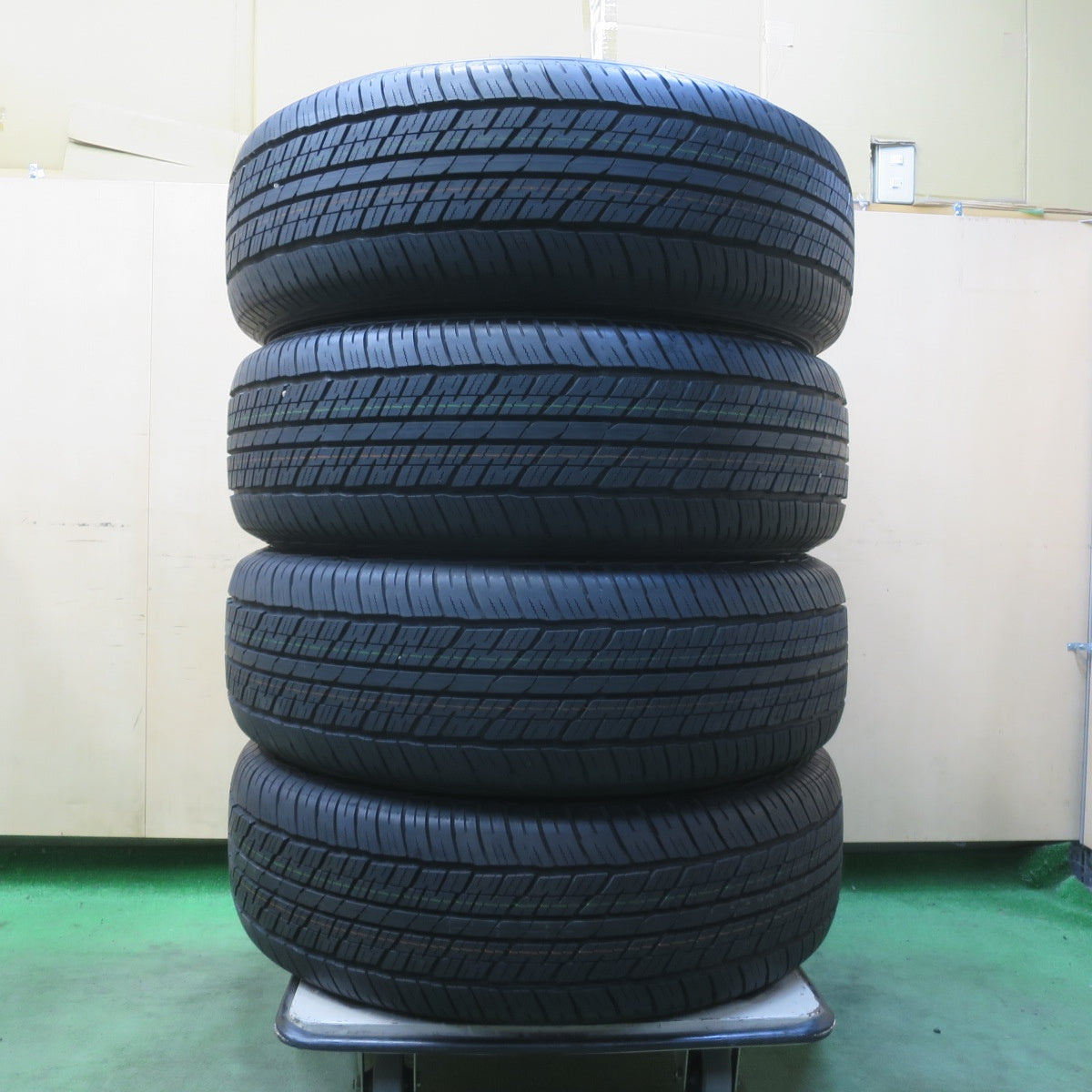 新車外し！24年★265/65R18 ダンロップ AT23 グラントレック タイヤ 18インチ ランクル 250 300 等★6050607イノタ