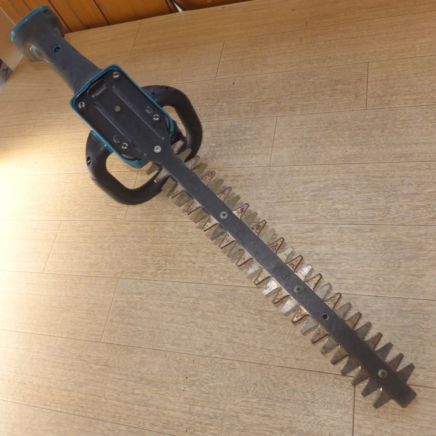 [送料無料] ★マキタ makita 360mm 充電式生垣バリカン MUH364D 14.4V 本体のみ★