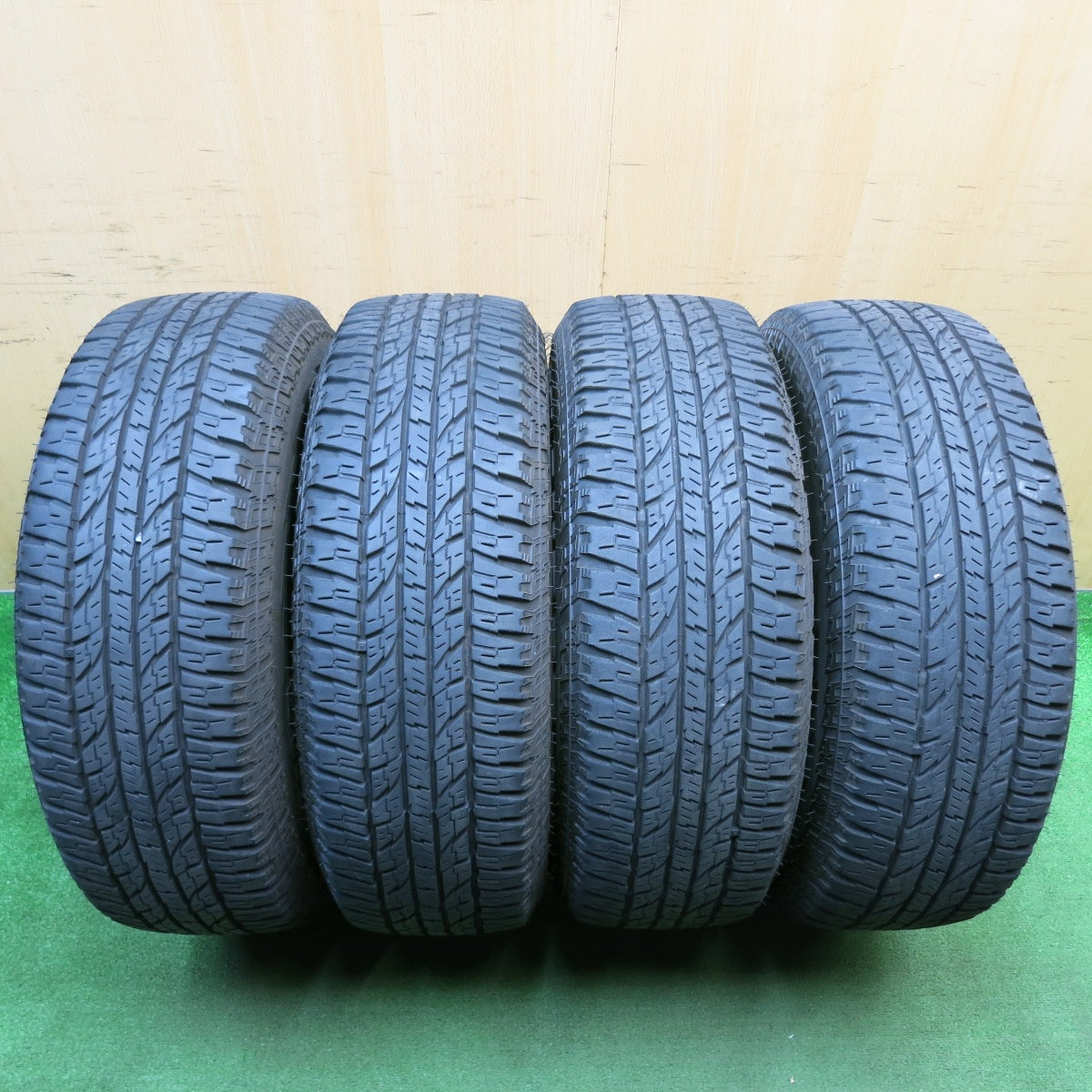 キレイ☆DELTA FORCE OVAL CRIMSON 235/70R16 ヨコハマ