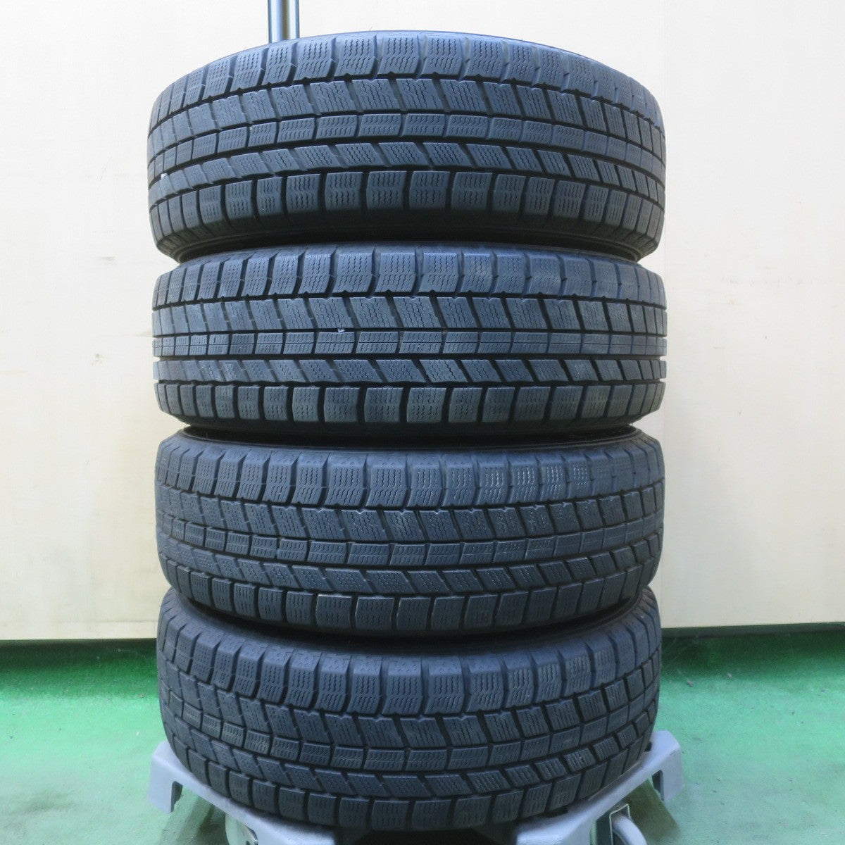バリ溝！22年！キレイ！9.5分◎スタッドレス 175/65R15 オートバックス ノーストレック N5 LEBEN レーベン 15インチ PCD100/4H◎6072308イス
