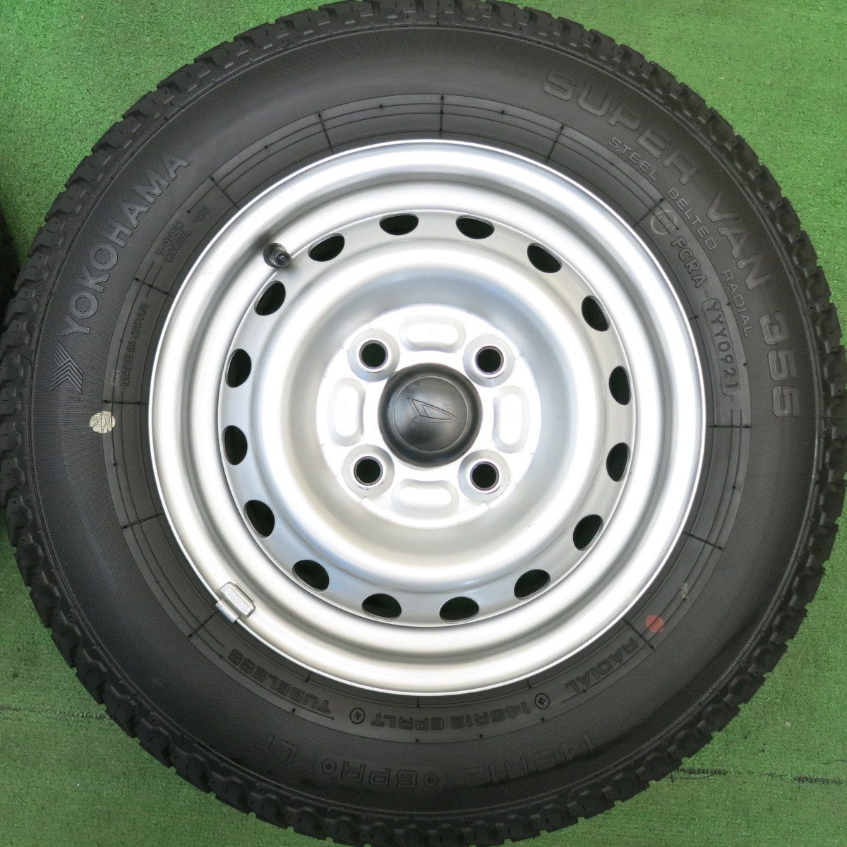 バリ溝！キレイ！ほぼ10分★ダイハツ ハイゼット 純正 スチール 145R12 6PR ヨコハマ SUPER VAN 355 スーパー バン 12インチ PCD100/4H★6040513HAノ