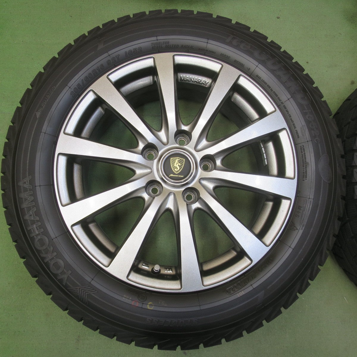 バリ溝！25年！キレイ！9.5分◎スタッドレス 205/60R16 ヨコハマ アイスガード iG52C MANARAY SPORT マナレイ スポーツ 16インチ PCD114.3/5H◎6102014イス