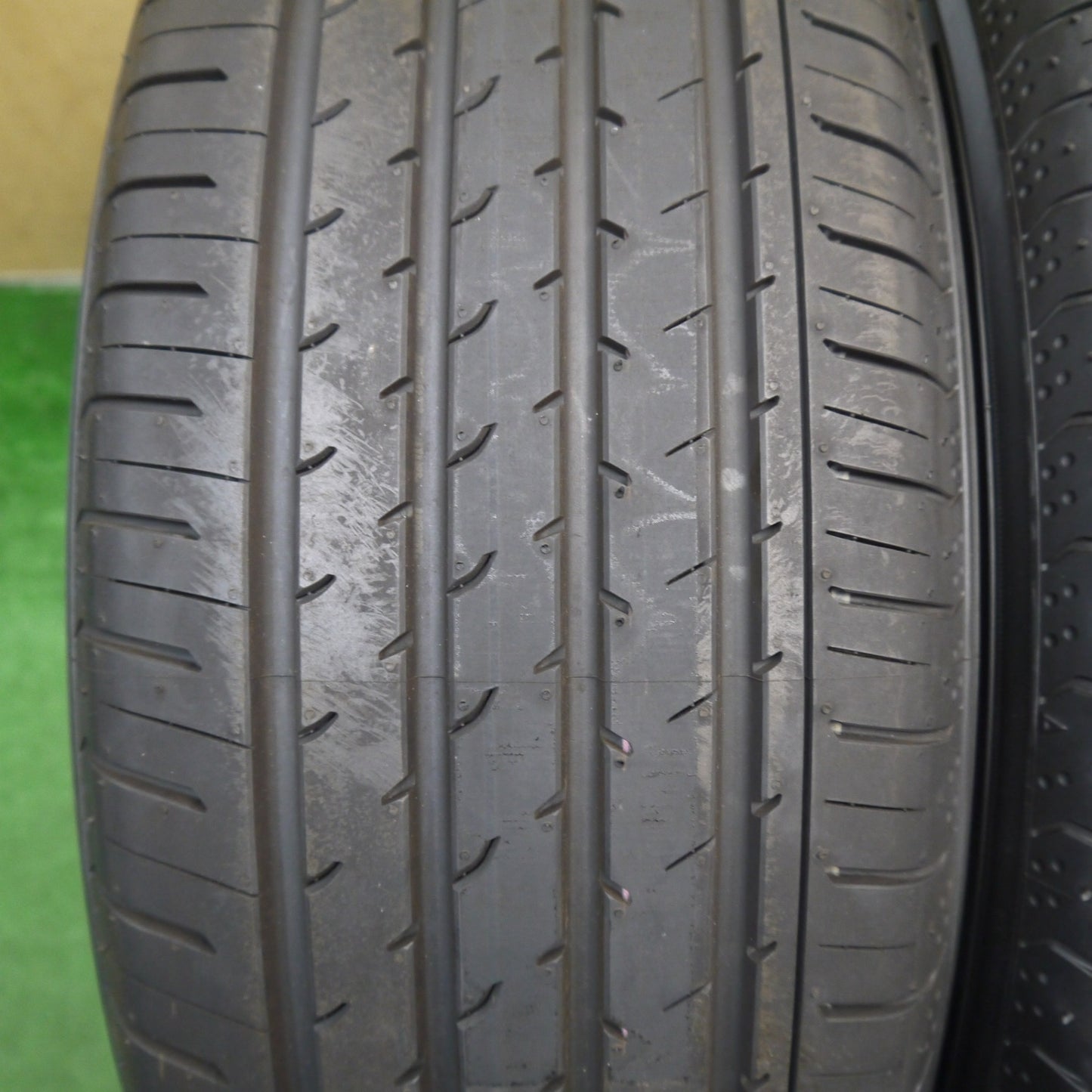新車外し！26年★225/65R17 ヨコハマ アドバン V03 タイヤ 17インチ 40系 アルファード RAV4 ハリアー CX-5 等★6070101KKノタ
