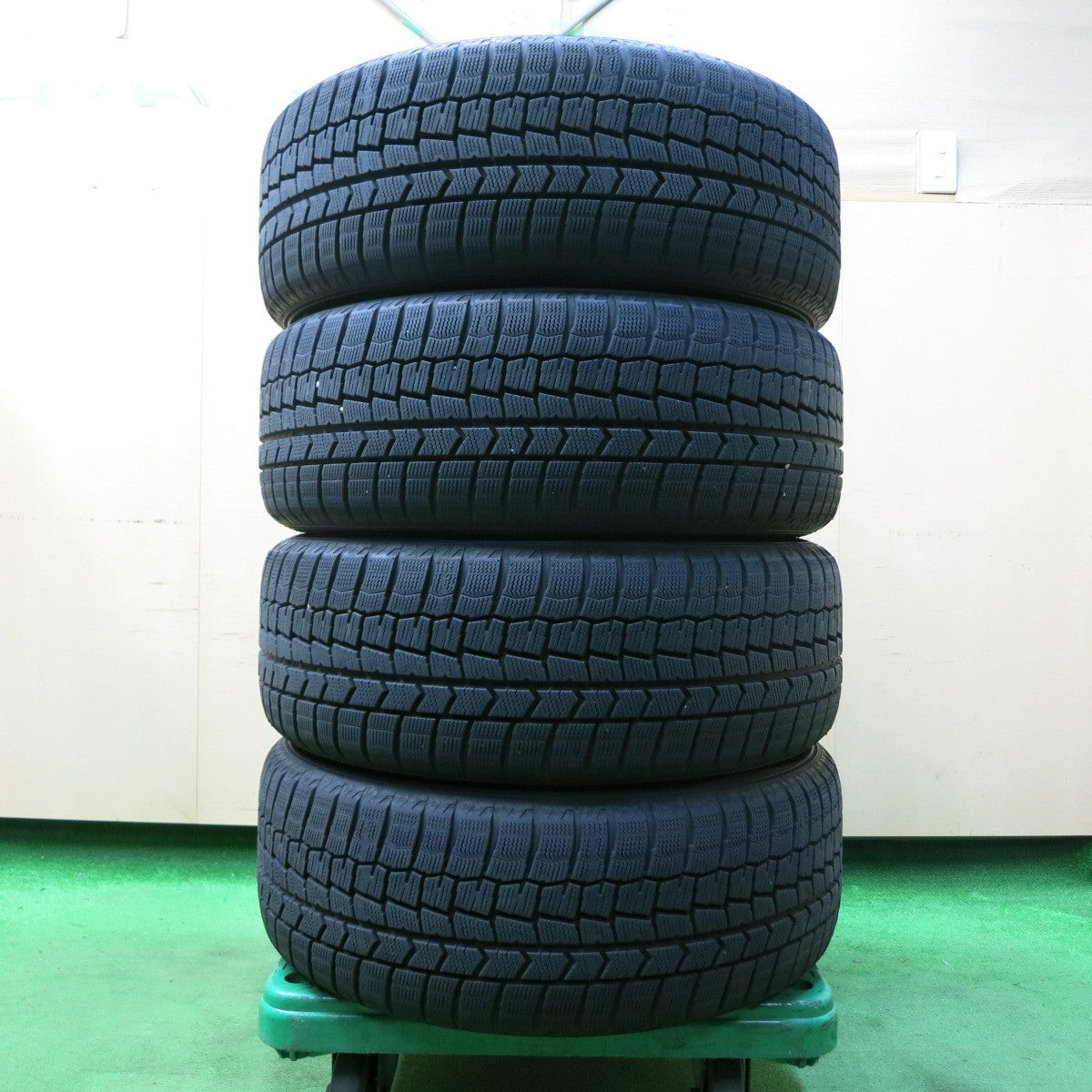 *送料無料* センサー付！バリ溝！キレイ！9.5分★レクサス UX250h Fスポーツ 純正 225/50R18 スタッドレス ダンロップ ウインターマックス WM02 DSST PCD114.3/5H★4051006イス