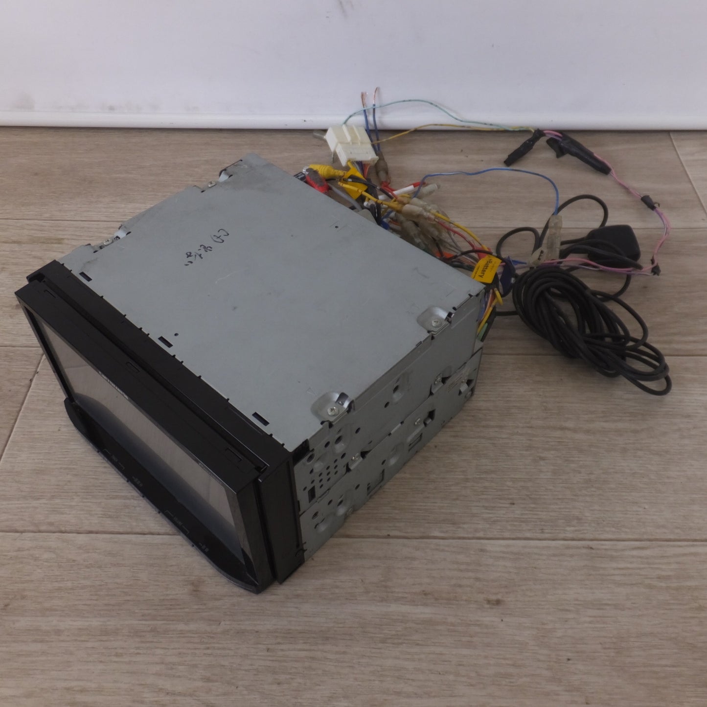 [送料無料] 現状品★カロッツェリア carrozzeria AV一体型メモリーナビゲーション 楽ナビ AVIC-MRZ99[85]★