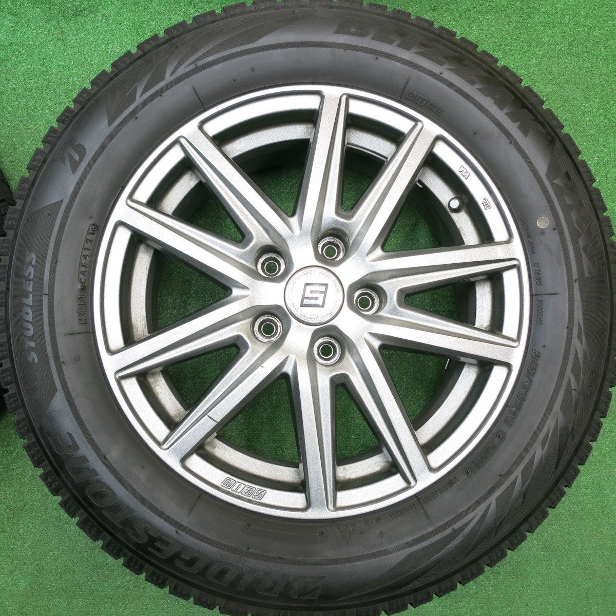 バリ溝！21年！キレイ！8.5分★スタッドレス 215/60R16 ブリヂストン ブリザック VRX2 SEIN ザイン 16インチ PCD114.3/5H★5110618HAス