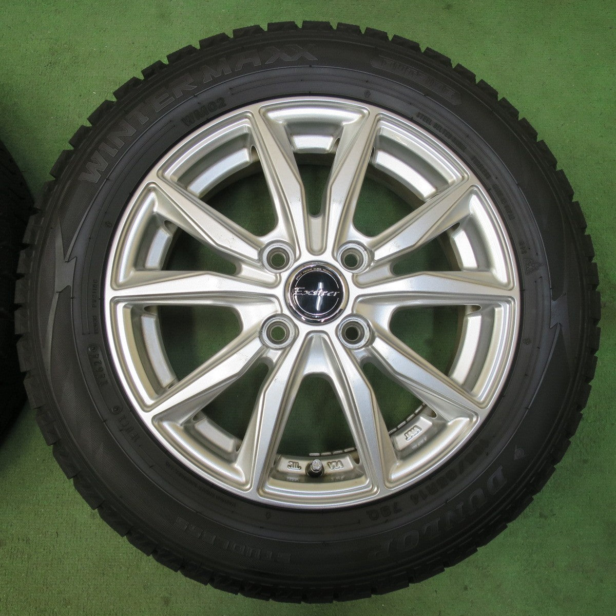 バリ溝！24年！キレイ！ほぼ10分★スタッドレス 165/65R14 ダンロップ ウインターマックス WM02 Exsteer エクスター 14インチ ハスラー ソリオ 等 PCD100/4H★5120910イス