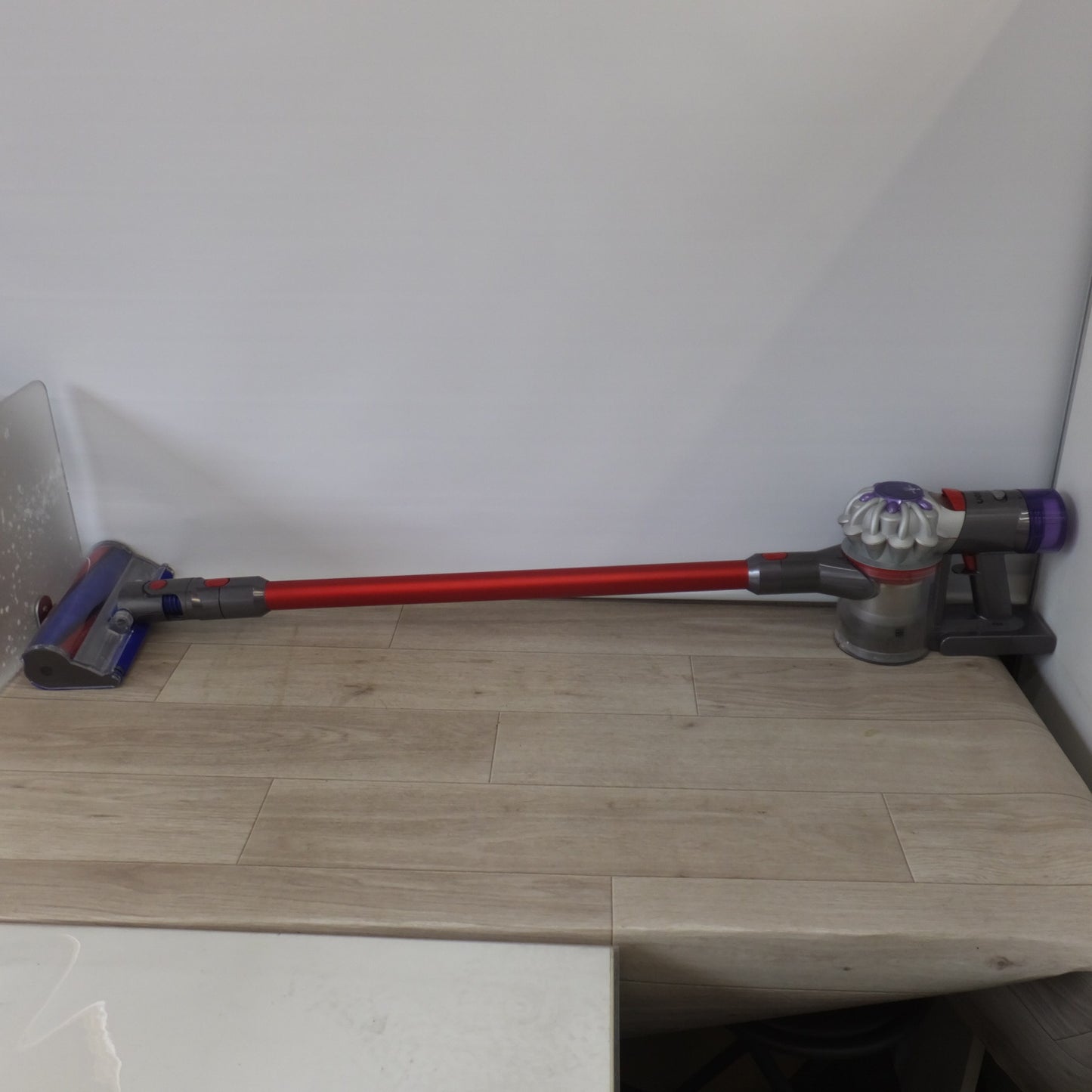 [送料無料] ★ダイソン Dyson 充電式コードレスクリーナー SV25　未使用 バッテリ　セット★