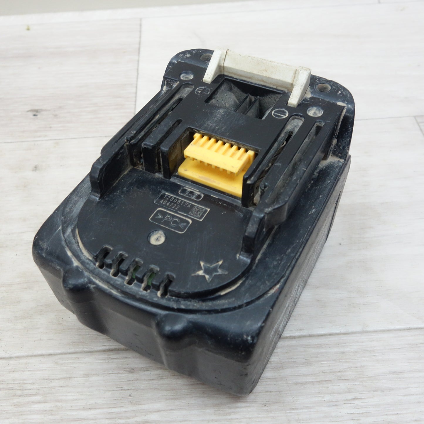 [送料無料] 3点まとめ売り☆マキタ Li-ion リチウム イオン バッテリー BL1430 DC14.4V 3.0Ah 44Wh 電動 工具☆