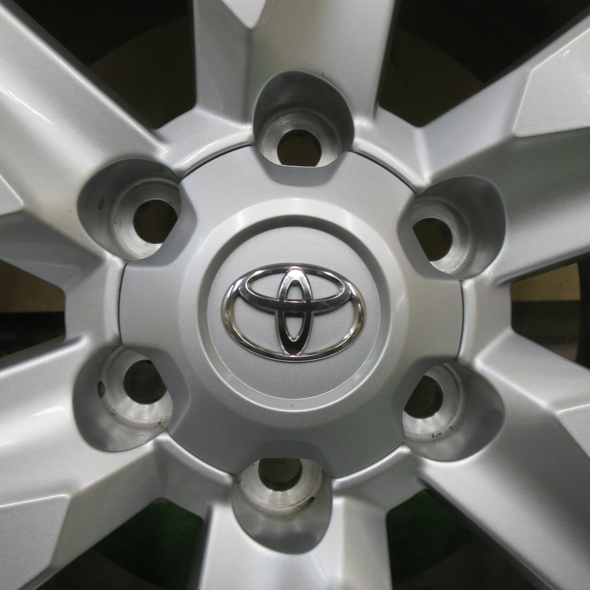 トヨタプラド純正17インチアルミホイールミシュラン265/65R17 4本