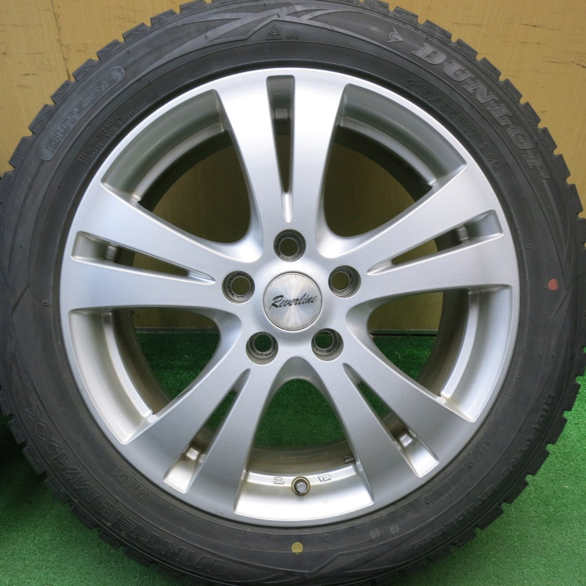 バリ溝！9分★スタッドレス 215/55R17 ダンロップ ウインターマックス WM01 Reverline リバーライン 17インチ PCD114.3/5H★5042207TNス