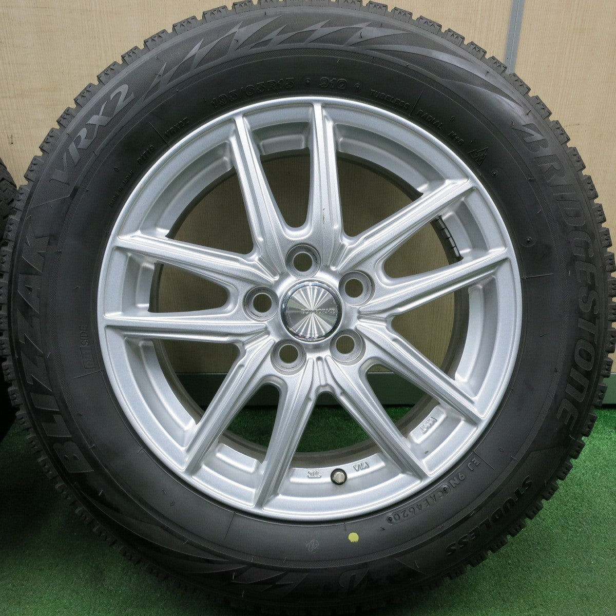 *送料無料* 4本価格！20年★スタッドレス 195/65R15 ブリヂストン ブリザック VRX2 ECO FORME エコフォルム 15インチ PCD100/5H★4051004HAス