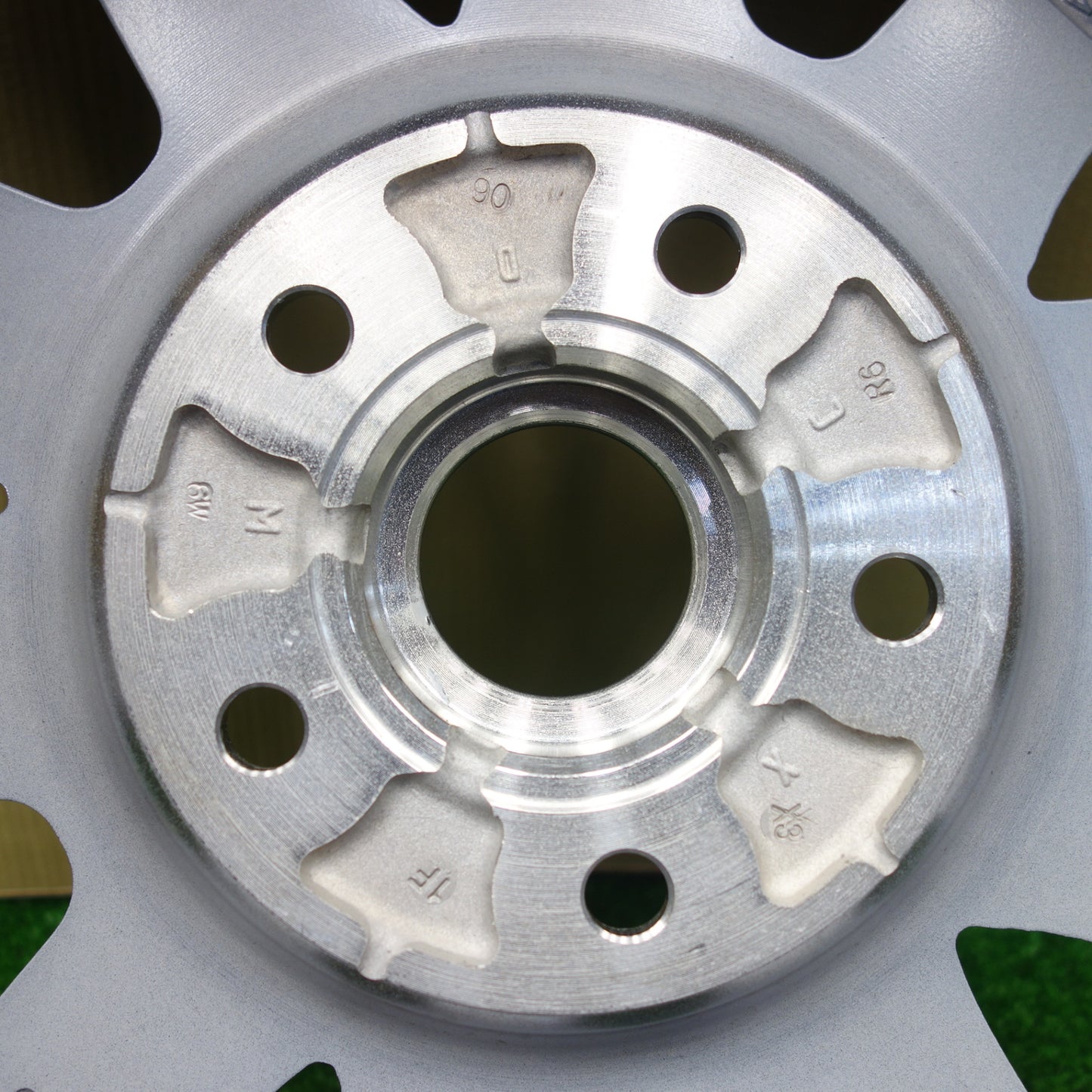 新車外し★マツダ3 ファストバック 純正 ホイール 18インチ 18×7J PCD114.3/5H★5112902KTホ